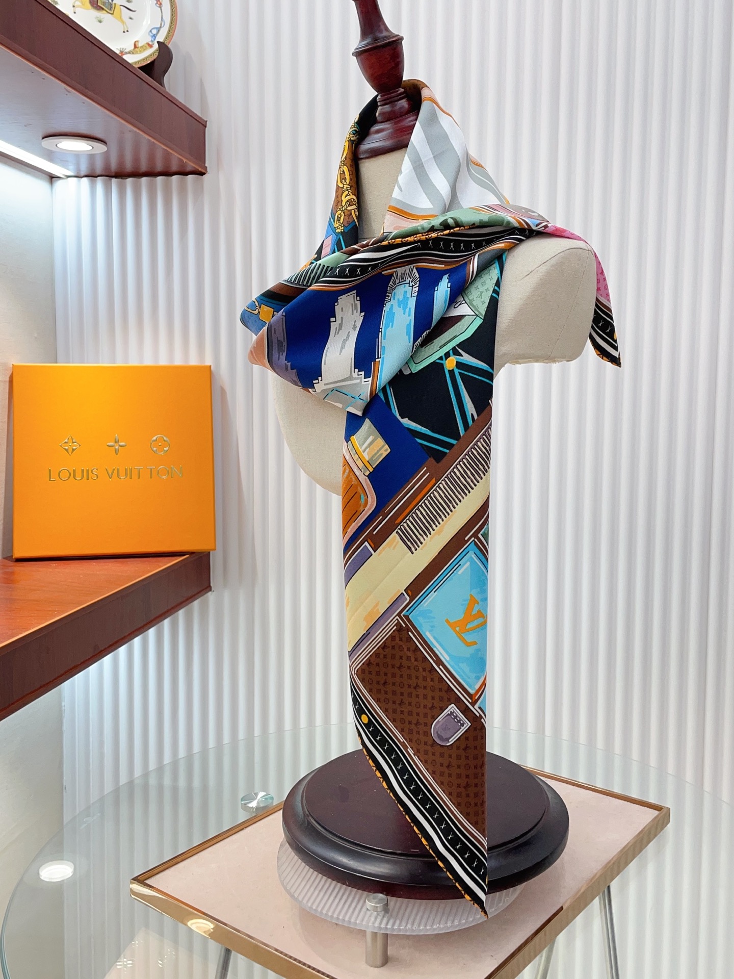 ✨✨【16姆米 单面】上身效果疯狂的喜欢❗️专柜也是刚刚上架的，L*最最新款~非常有看头，L的这类元素一