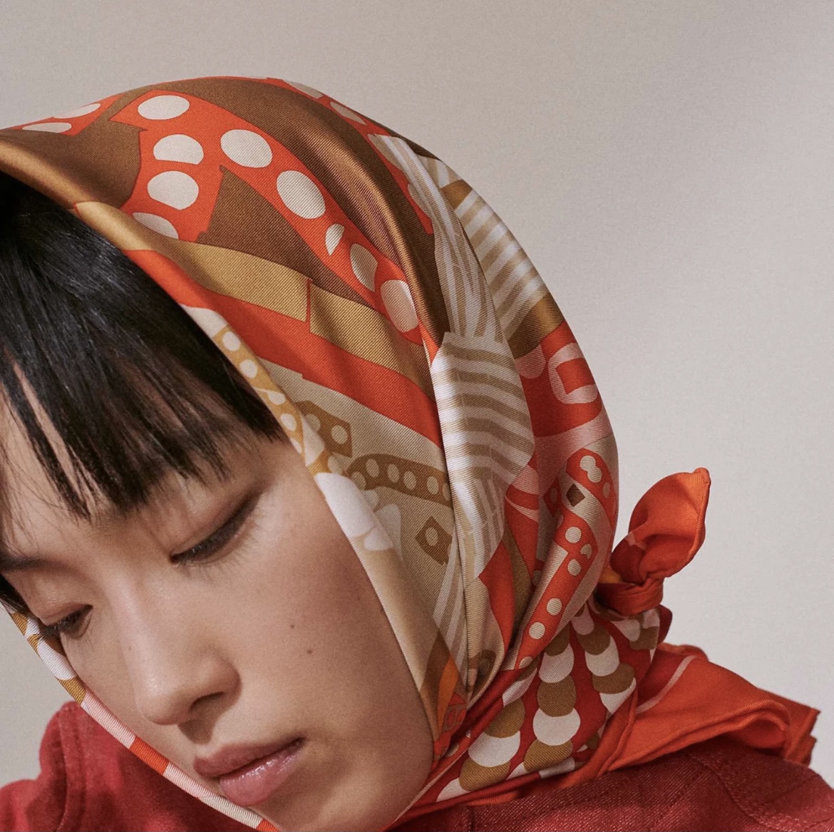 NO:337847,[16mmi single side] H**S silk new style is recommended when you buy it [Gaoqiao style saddle 90] Silk square scarf, top-level craftsmanship and value counter hot products, three-dimensional presentation pattern and pattern, physical grade, very high grade, special craftsmanship and high-end research and development, and special cutting-edge process is loved by white and rich beauty. Whether it is quality, style, price, they scream, super high cost performance, absolutely worth buying twill silk, size 90cm*90cm high version scarf, high version scarf, real silk,19860909【16姆米 单面】H**S真丝新款买了都说好看推荐【高乔风格马鞍 90】真丝方巾,顶级工艺超值专柜爆款立体呈现图案纹路实物档次极高特殊工艺高端研发惊艳问世特殊尖端工艺处理受到白富美的喜欢 无论是品质 款式 价格都令大牌控的她们尖叫 超高性价比 绝对值得入手斜纹真丝,尺寸90cm*90cm高版本围巾,高版本围巾,real silk,scarf