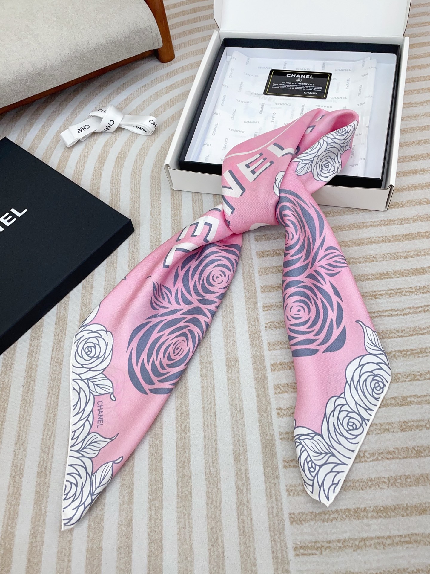 ✨✨【16姆米 单面】新款小香‼️美翻了流泪最新御用殿堂级极品‼️经典元素图案设计风格❗️美丽至极 真的