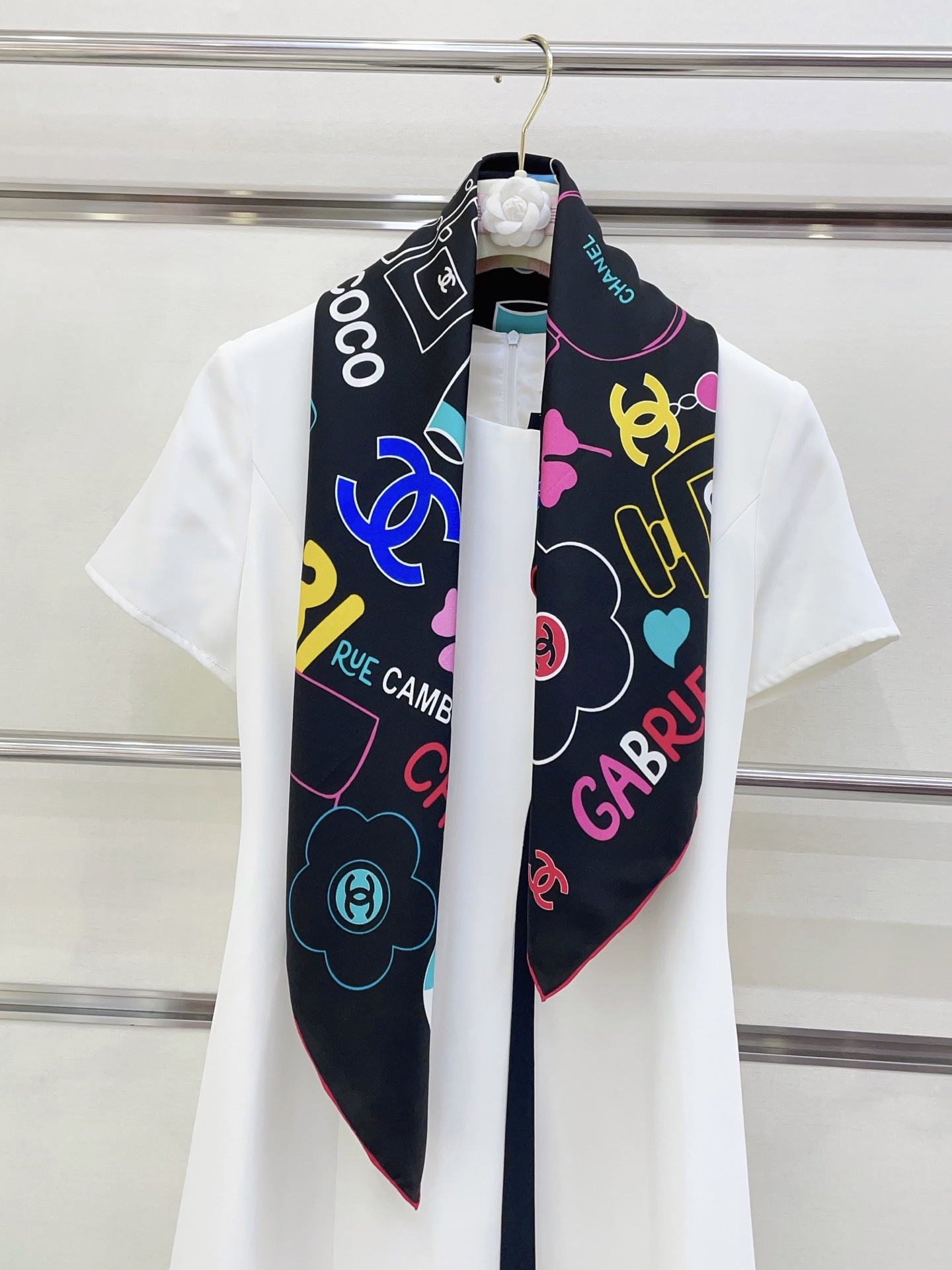 ✨✨【16姆米 单面】新款小香‼️美翻了流泪最新御用殿堂级极品‼️经典元素图案设计风格❗️美丽至极 真的