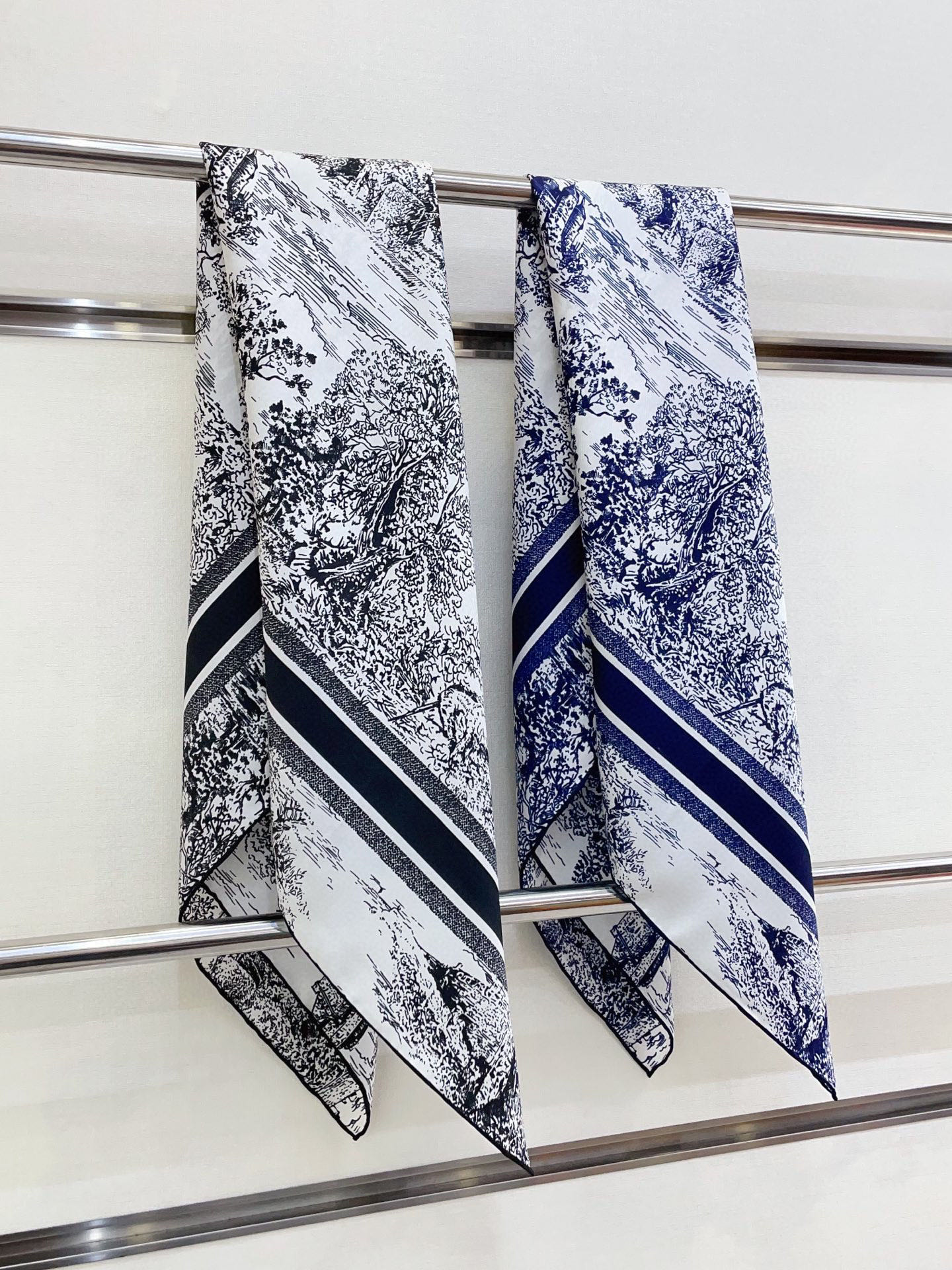 [Dior Scarves]