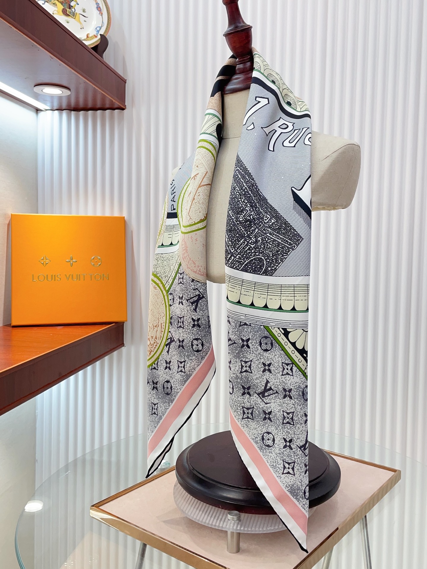 [LV Scarves]