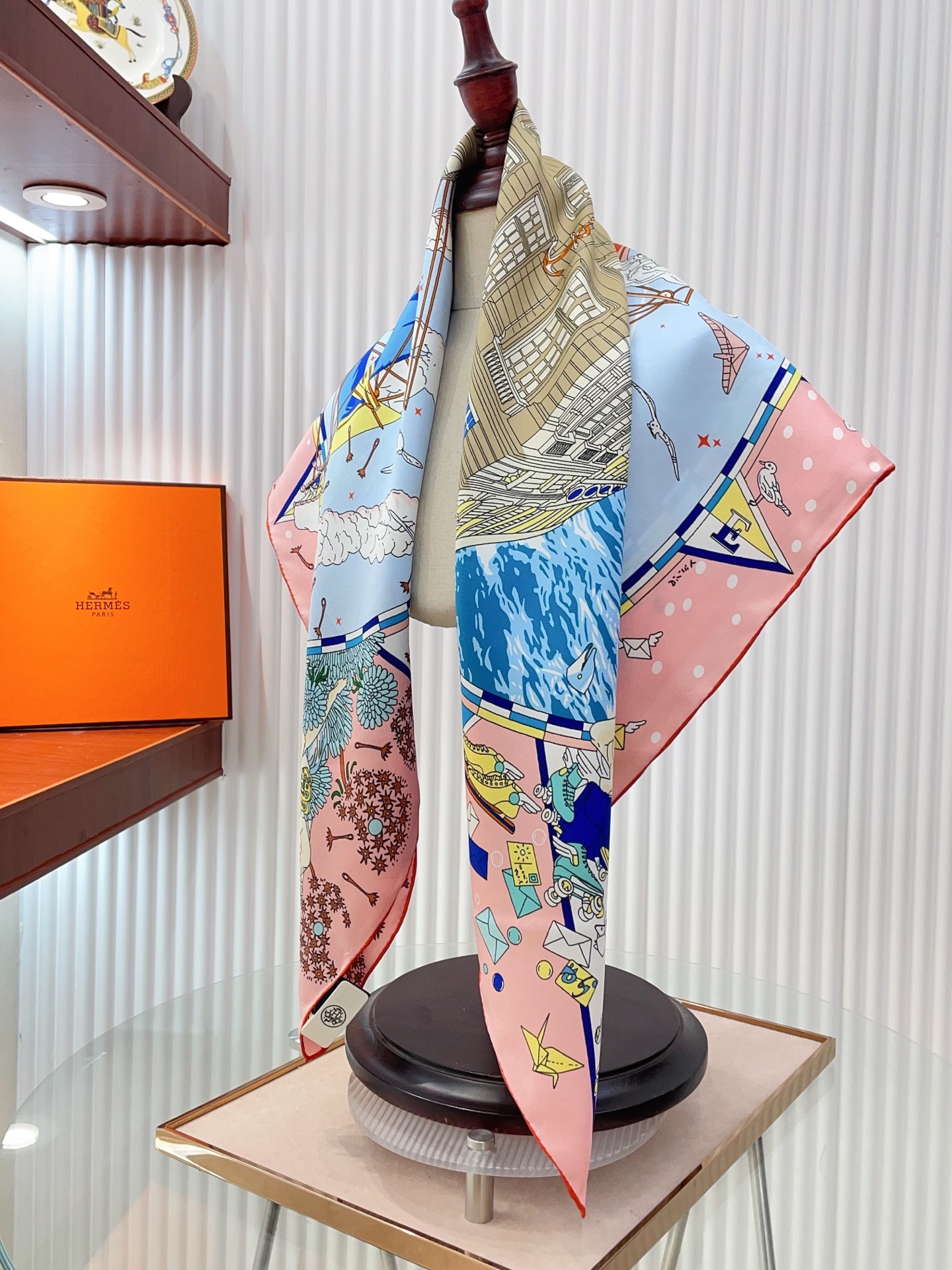 [Hermès Scarves]