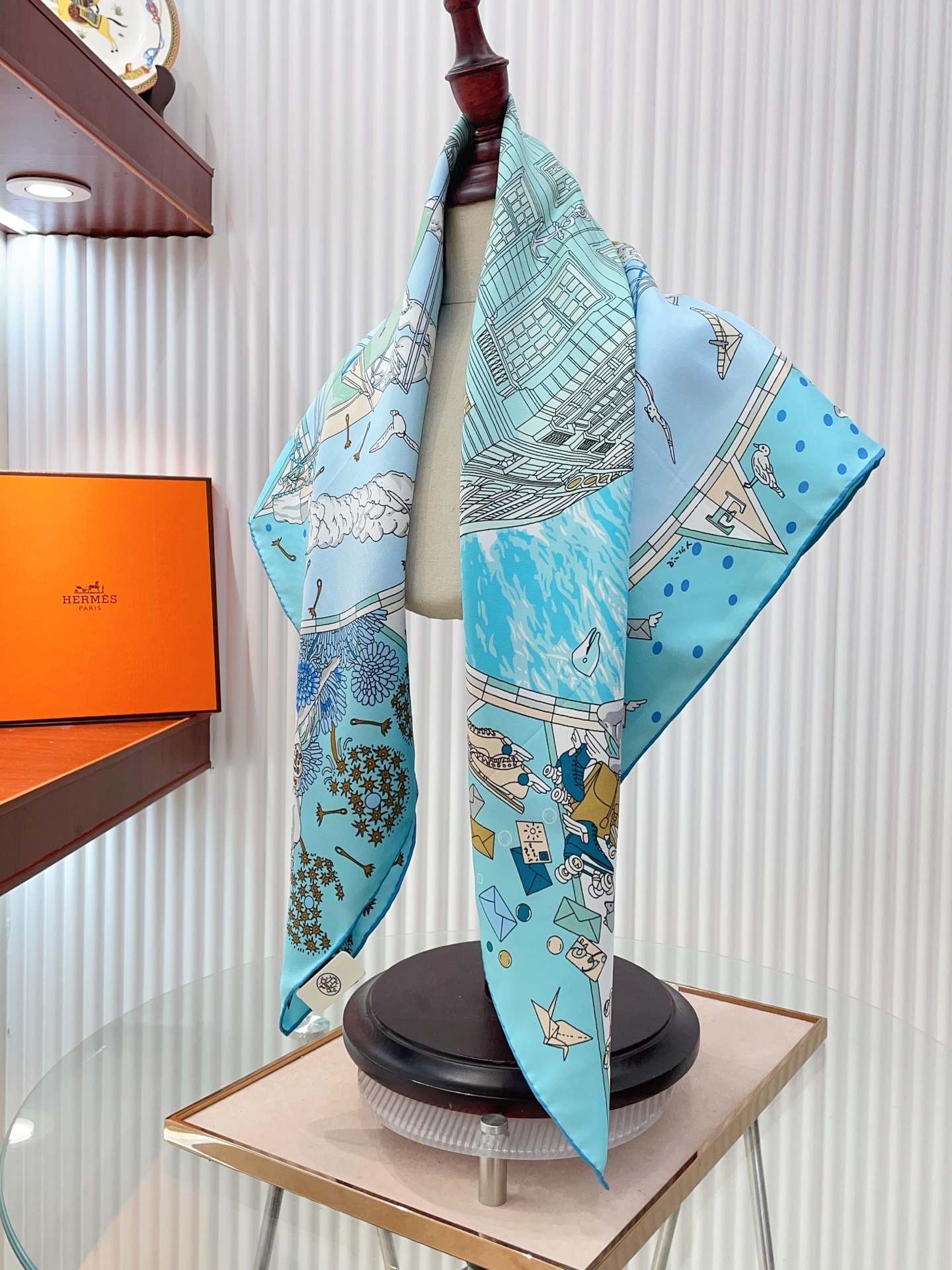 [Hermès Scarves]