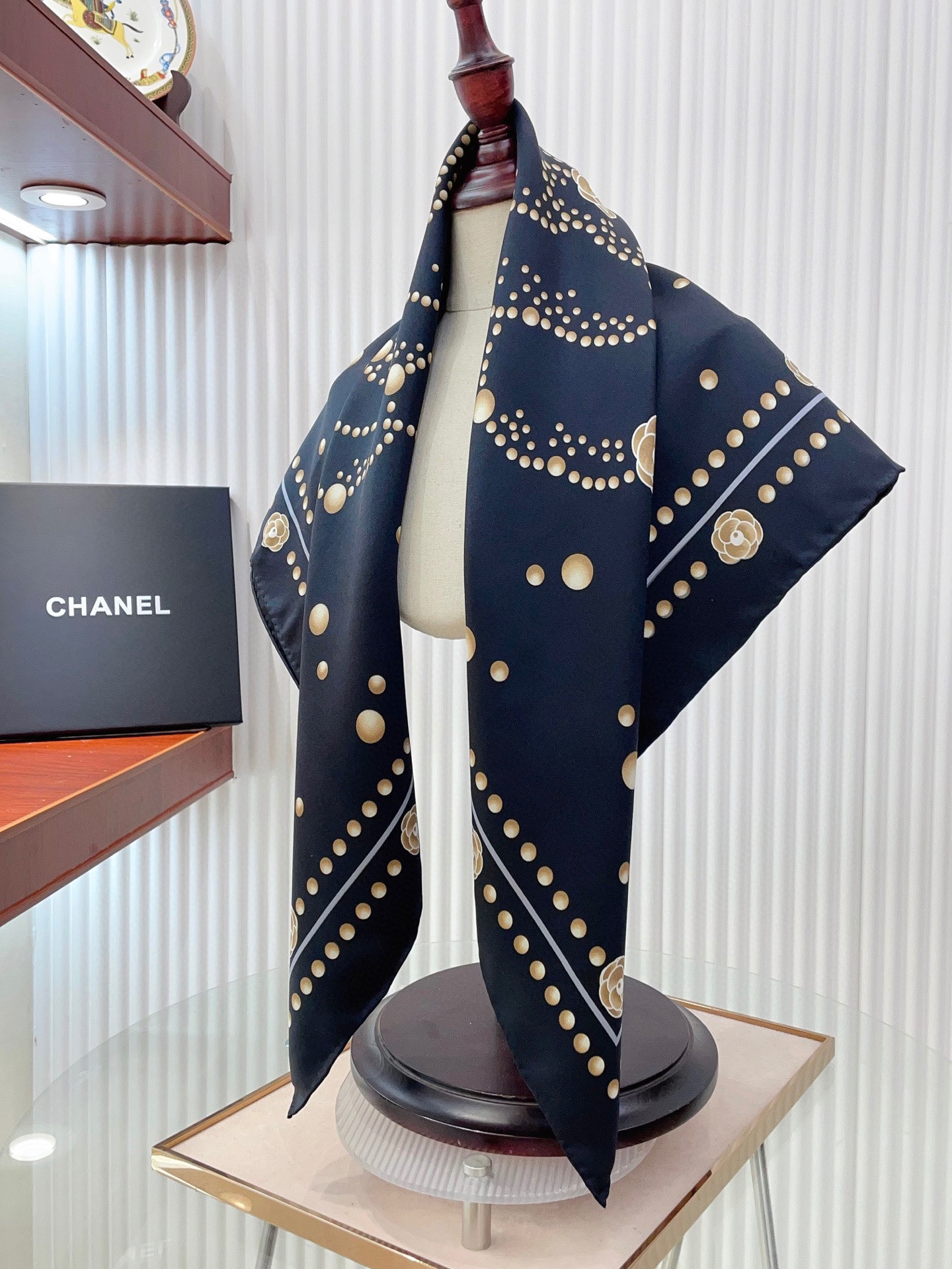 [Chanel Scarves]
