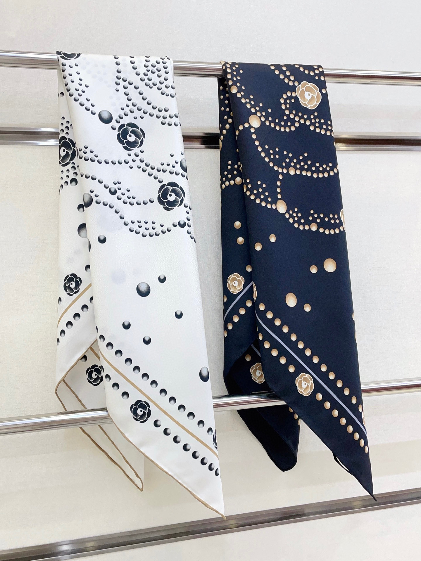 [Chanel Scarves]