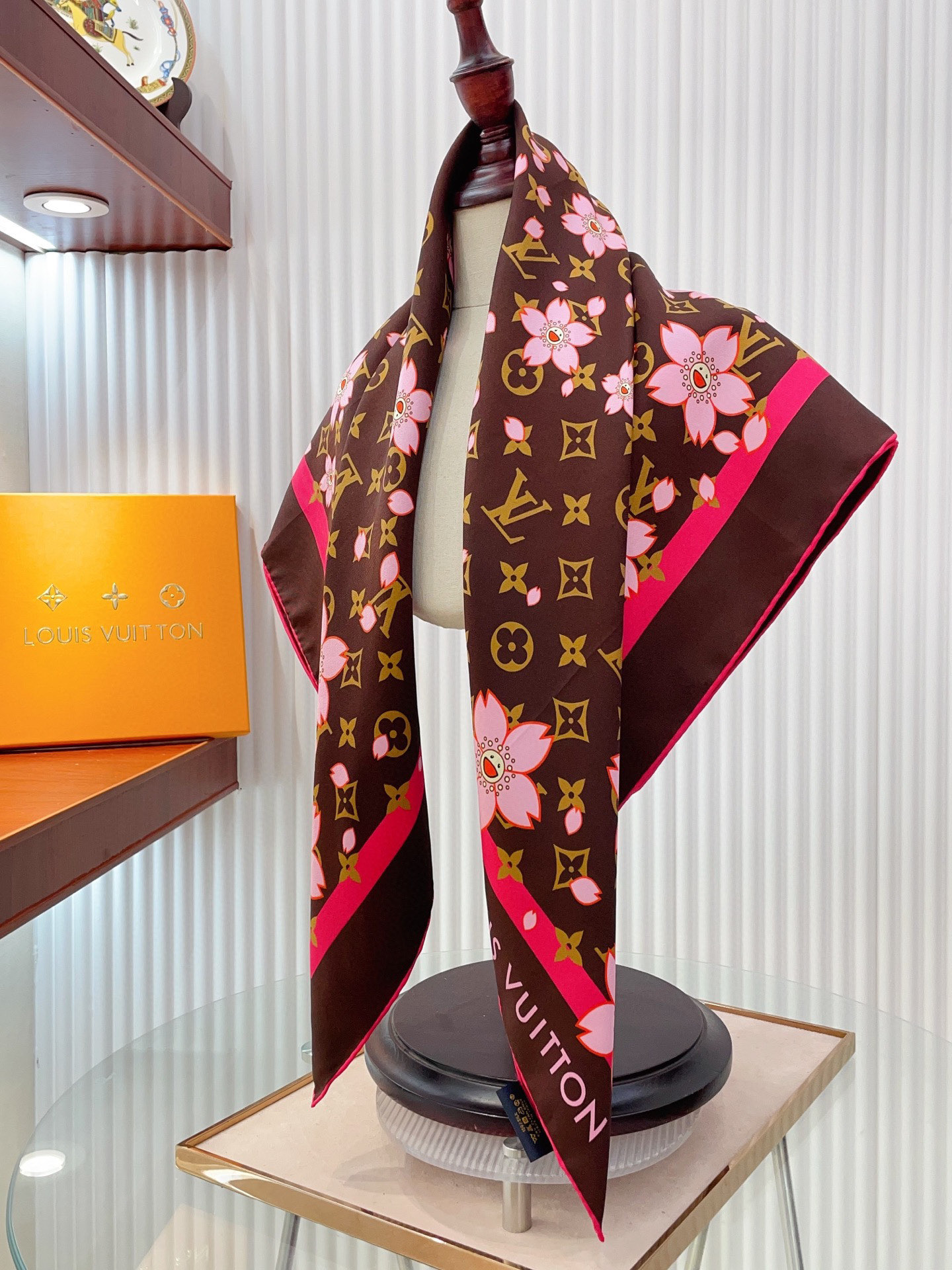 [LV Scarves]