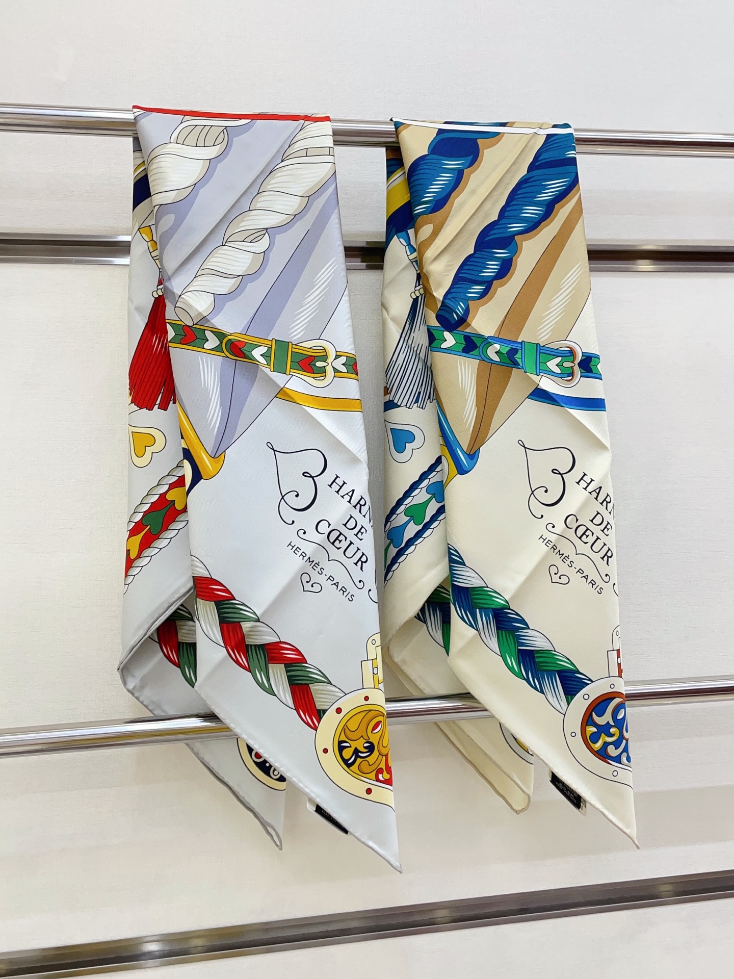 ✨✨【18姆米 双面同色】H家真丝新款🆕👏👏买了都说好看‼️推荐💕【甜蜜鞍具 90】真丝方巾，顶级工艺超