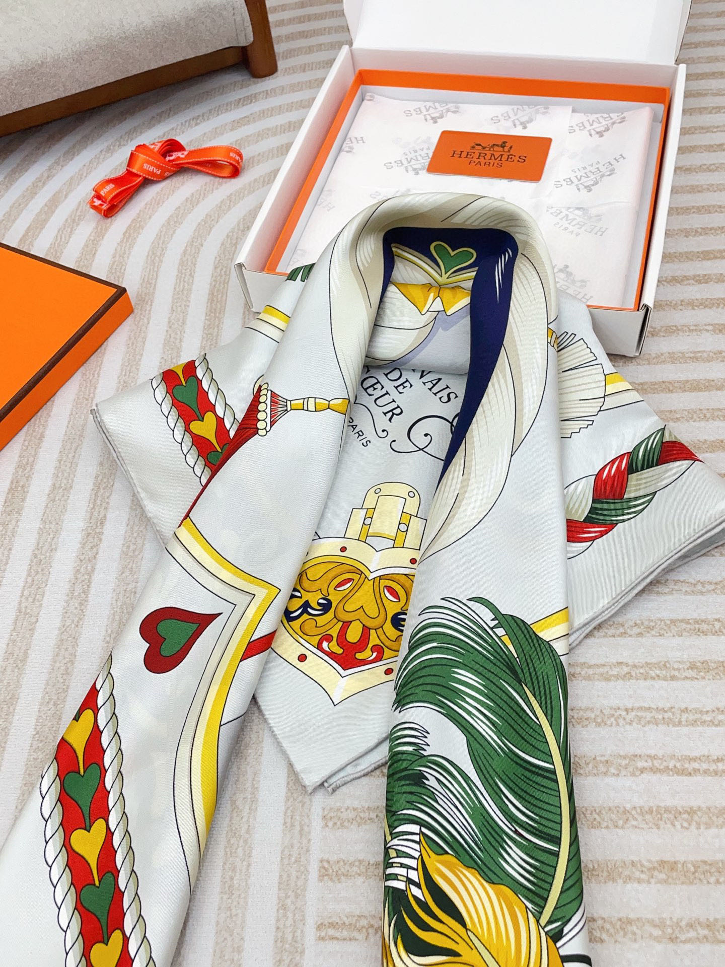 ✨✨【18姆米 双面同色】H家真丝新款🆕👏👏买了都说好看‼️推荐💕【甜蜜鞍具 90】真丝方巾，顶级工艺超