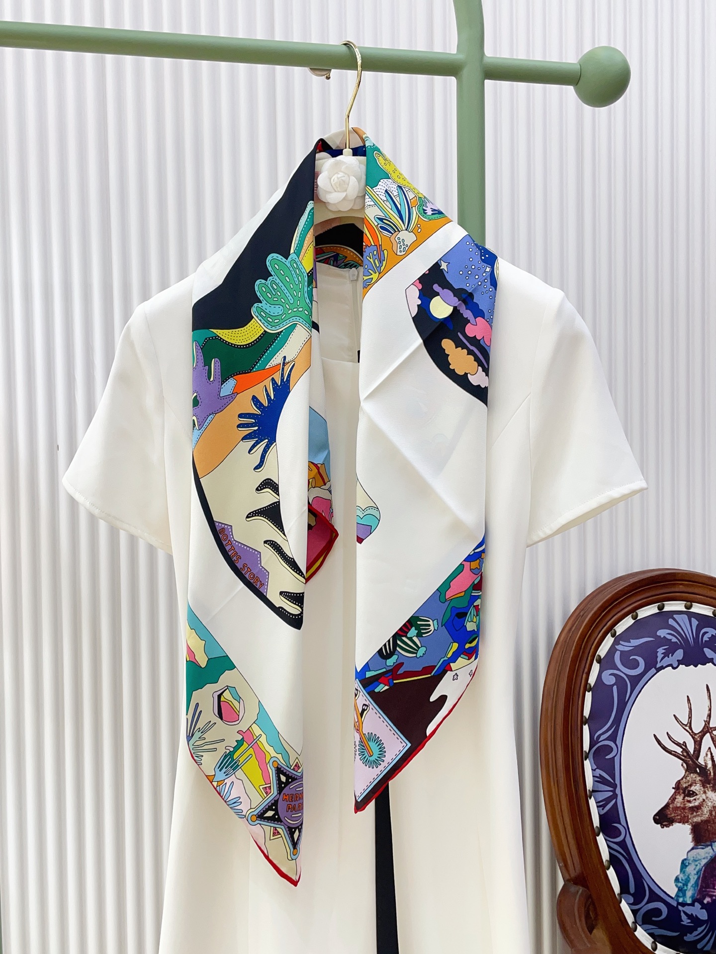 NO:337807,[18 Mmi Double-sided color 5 colors] H**S silk new style is very good when you buy it. Recommended [Stories on leather boots 90] Silk square scarf, top-level craftsmanship and value counter hot products, three-dimensional presentation patterns and patterns, physical grades, high-end technology, high-end research and development, and stunningly advanced technology processing is loved by white and rich beauty. Whether it is quality, style, price, they scream, super high cost performance, absolutely worth buying twill silk, size 90cm*90cm high version scarf, high version scarf, boots, real silk,19860909【18姆米 双面同色 5色】H**S真丝新款买了都说好看推荐【皮靴上的故事 90】真丝方巾,顶级工艺超值专柜爆款立体呈现图案纹路实物档次极高特殊工艺高端研发惊艳问世特殊尖端工艺处理受到白富美的喜欢 无论是品质 款式 价格都令大牌控的她们尖叫 超高性价比 绝对值得入手斜纹真丝,尺寸90cm*90cm高版本围巾,高版本围巾,boots,real silk,scarf