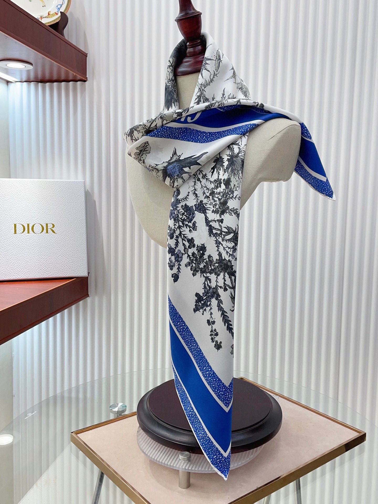 ✨✨【18 姆米 双面同色】高级感爆棚❗️CD【花朵🌺元素90】高级时髦风‼️配色非常考究，图案匠心，上