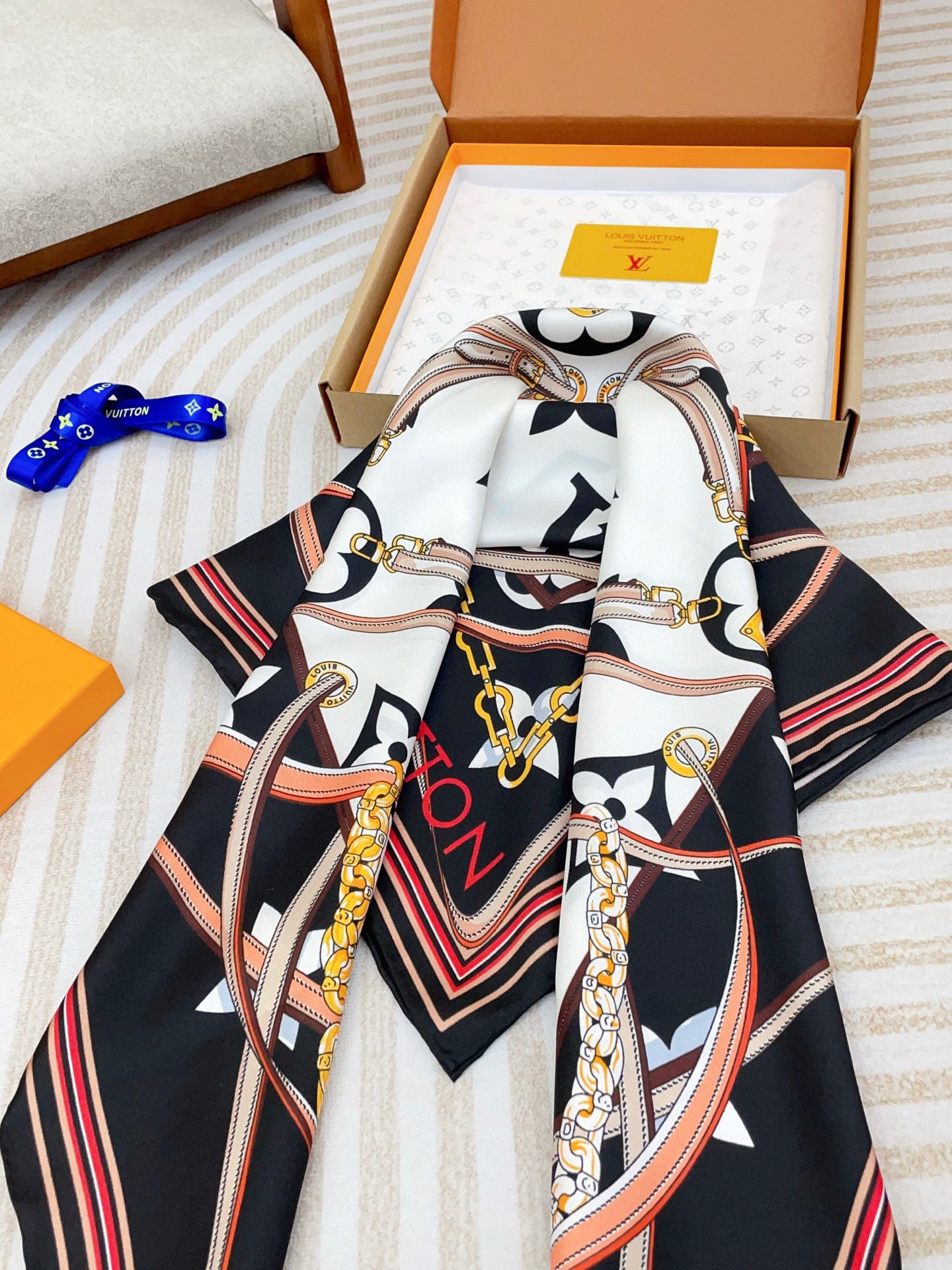✨✨【16姆米 单面】真心赞👍驴家新款【L饰带图案90】Ultimate Monogram 方巾以摩登格