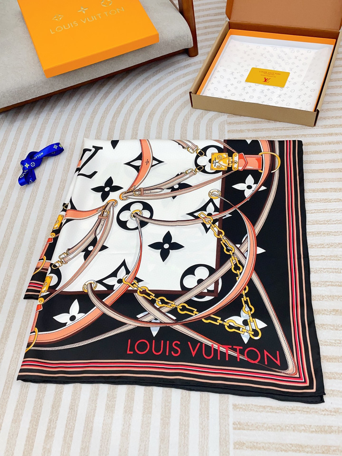 ✨✨【16姆米 单面】真心赞👍驴家新款【L饰带图案90】Ultimate Monogram 方巾以摩登格