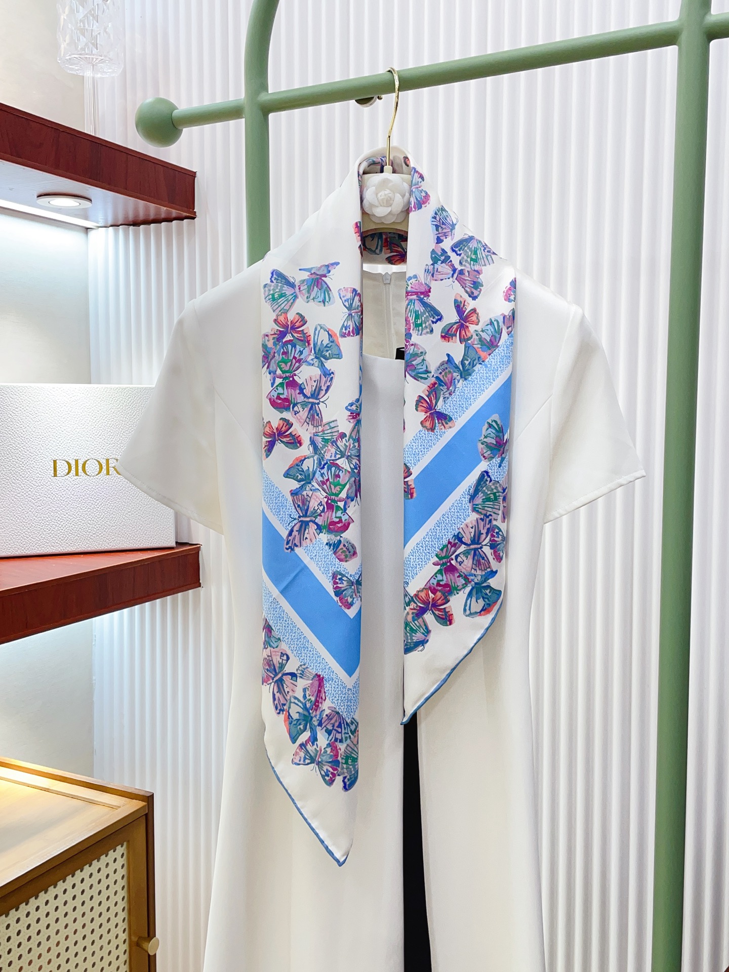 ✨✨【18姆米 双面同色】高级感爆棚❗️CD【蝴蝶🦋元素90】高级时髦风‼️配色非常考究，图案匠心，上身