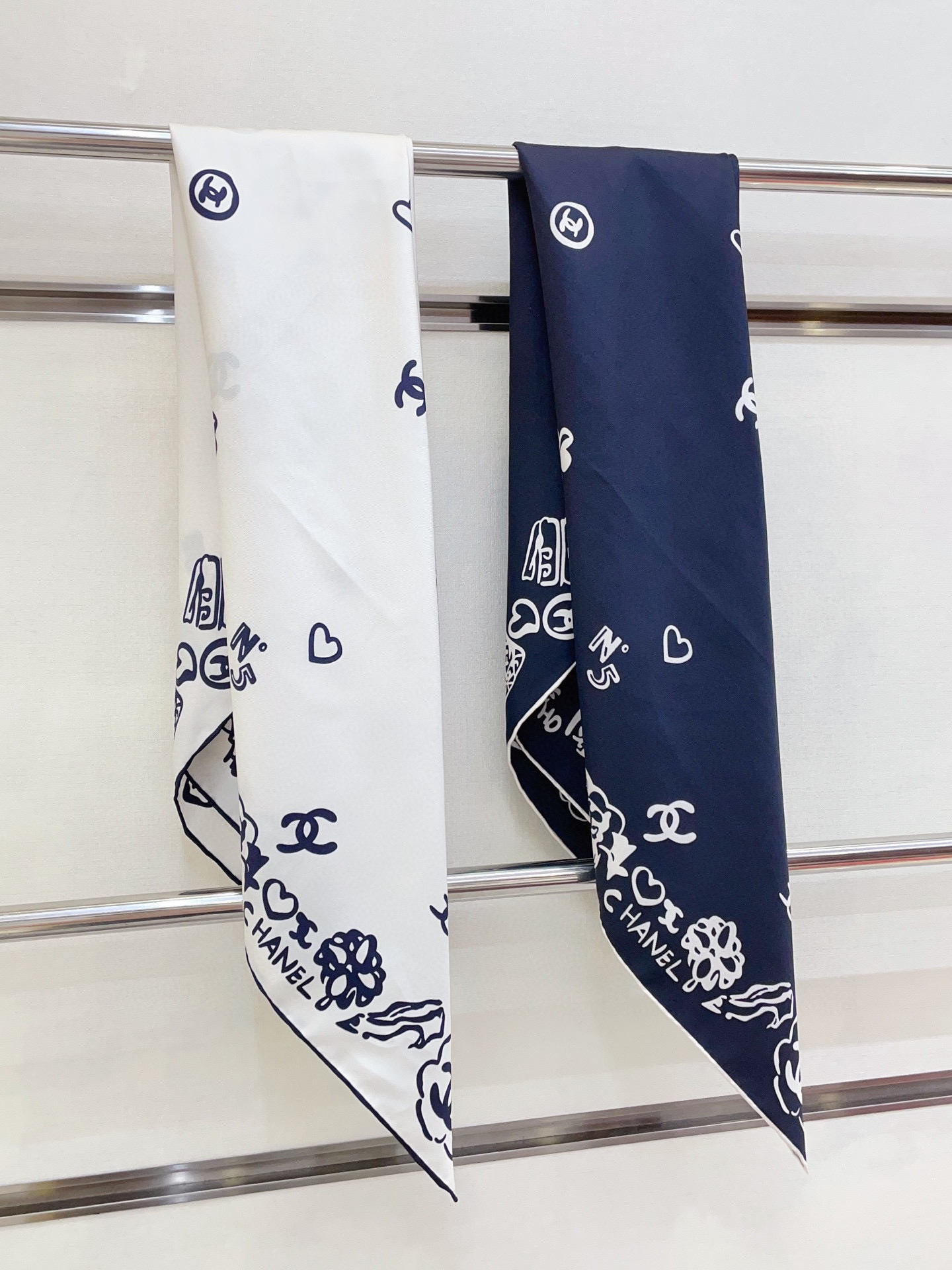 ✨✨【18姆米 双面同色】新款小香【产品组合】‼️美翻了流泪御用殿堂级极品‼️经典元素图案设计风格❗️美