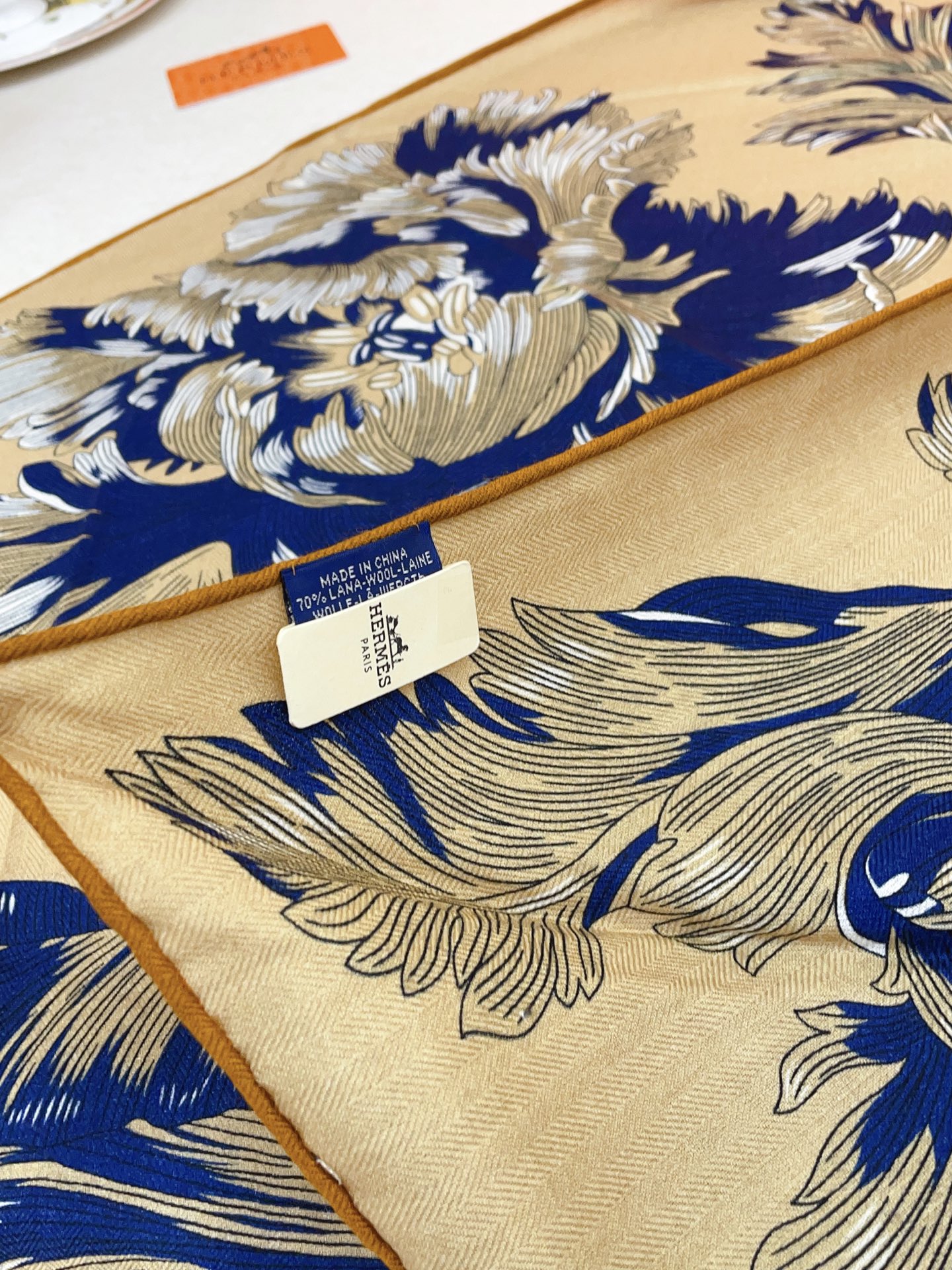 ✨✨【加厚丝毛款 双面同色】上新💏顶级H家专柜最新款【郁金香狂热 大三角巾】多功能三角巾 🎀🎀，色彩明丽