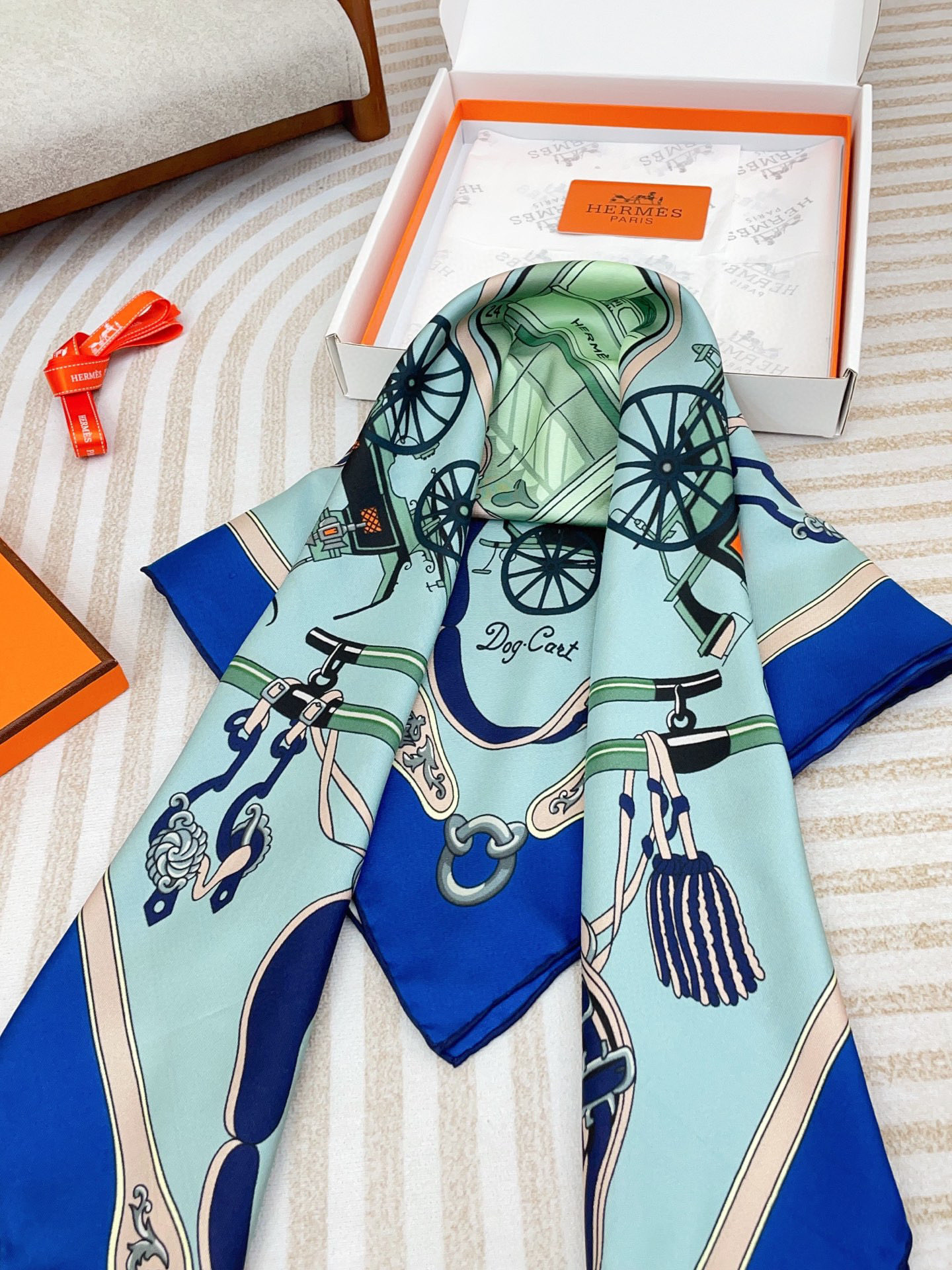 ✨✨【16姆米 单面】H**S真丝新款🆕👏👏买了都说好看‼️推荐💕【驾马横档 90】真丝方巾，顶级工艺超