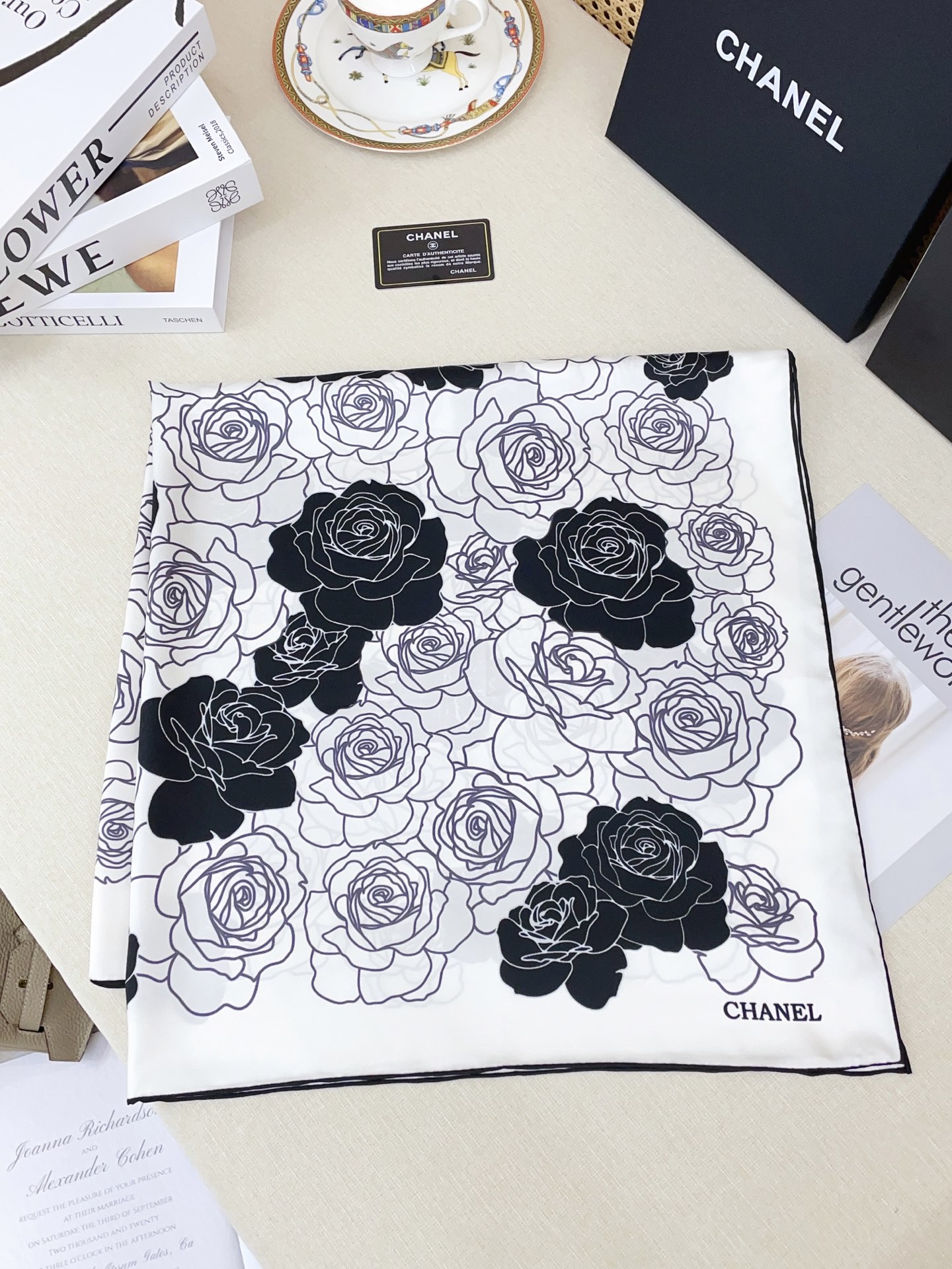 ✨✨【16姆米 单面】新款小香‼️美翻了流泪最新御用殿堂级极品‼️经典元素图案设计风格❗️美丽至极 真的