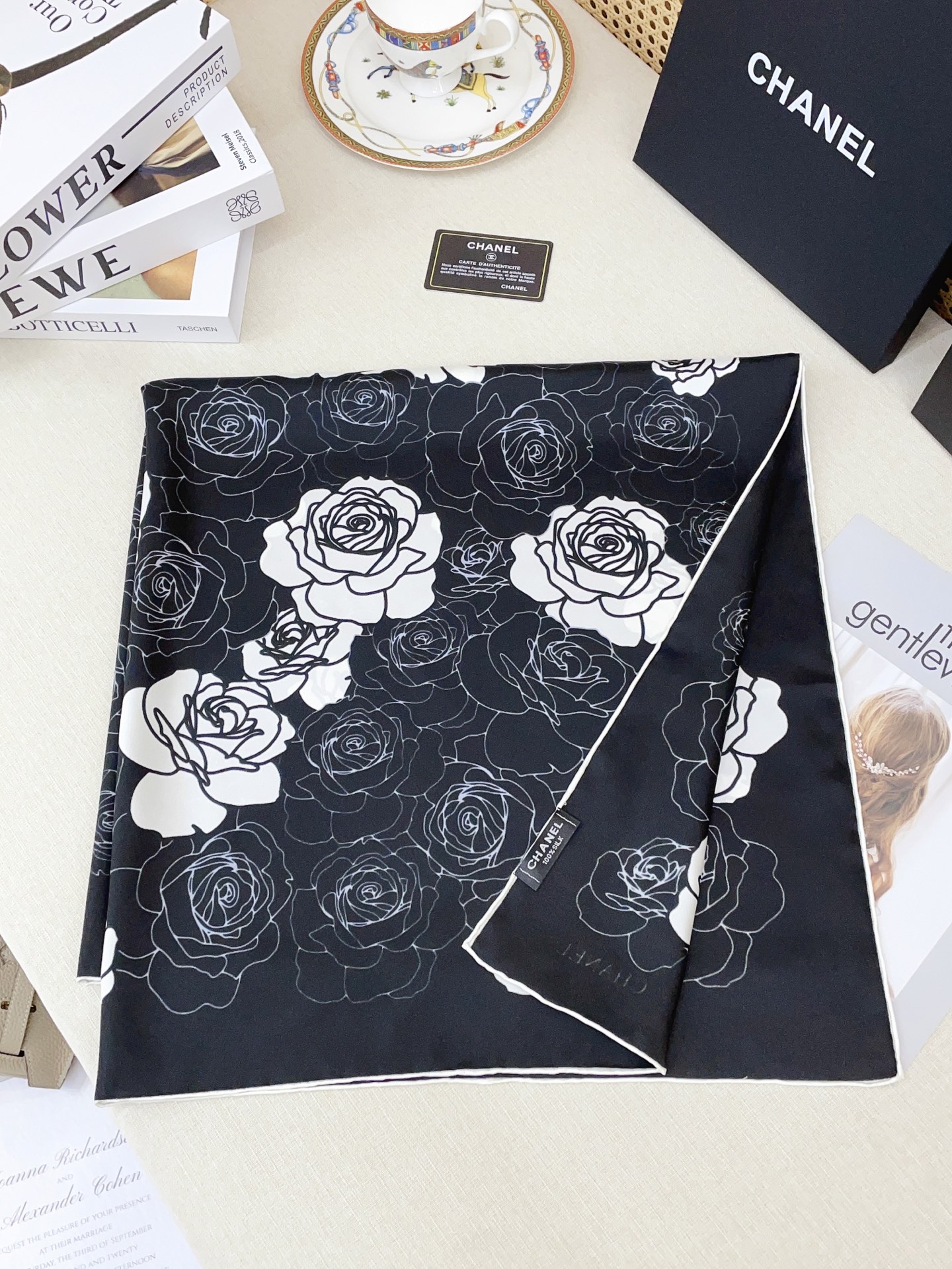 ✨✨【16姆米 单面】新款小香‼️美翻了流泪最新御用殿堂级极品‼️经典元素图案设计风格❗️美丽至极 真的