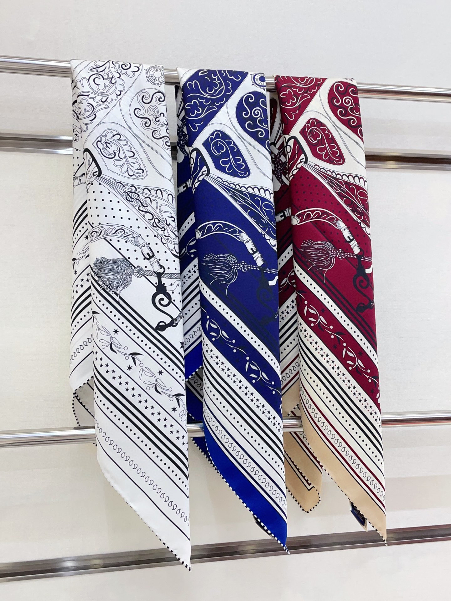 ✨✨【18姆米 双面同色】H**S真丝新款🆕👏👏买了都说好看‼️推荐💕【亚马逊的节日 90】真丝方巾，顶