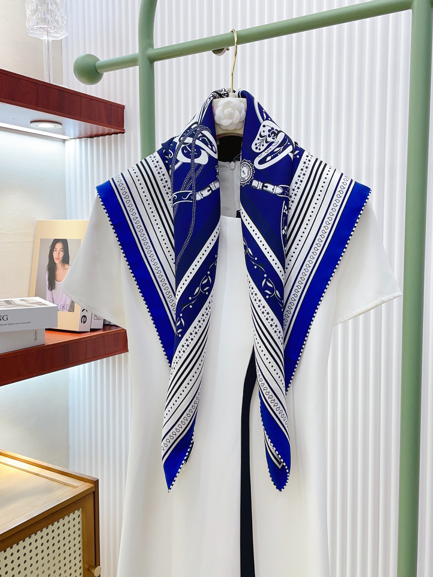 ✨✨【18姆米 双面同色】H**S真丝新款🆕👏👏买了都说好看‼️推荐💕【亚马逊的节日 90】真丝方巾，顶