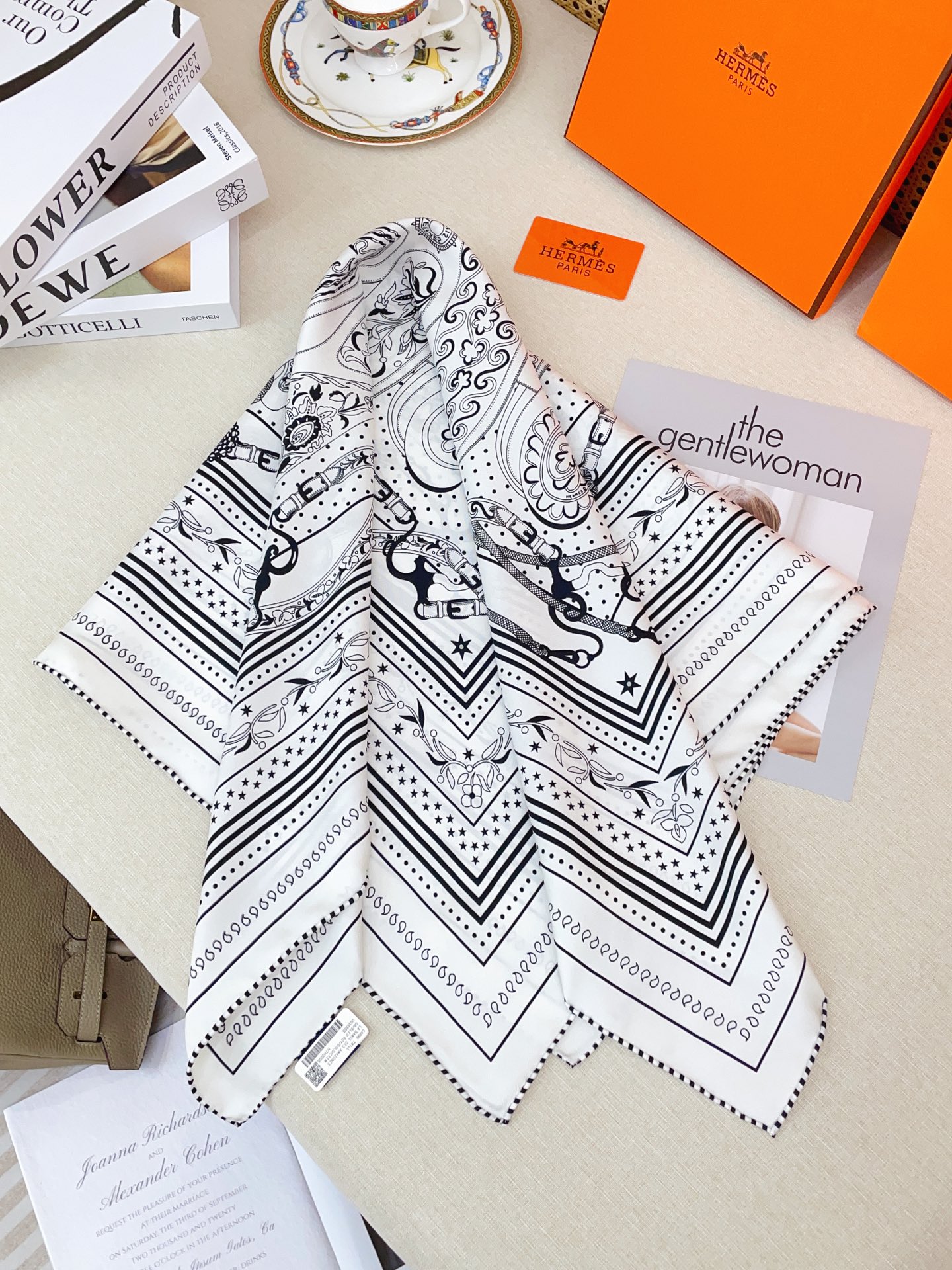 ✨✨【18姆米 双面同色】H**S真丝新款🆕👏👏买了都说好看‼️推荐💕【亚马逊的节日 90】真丝方巾，顶