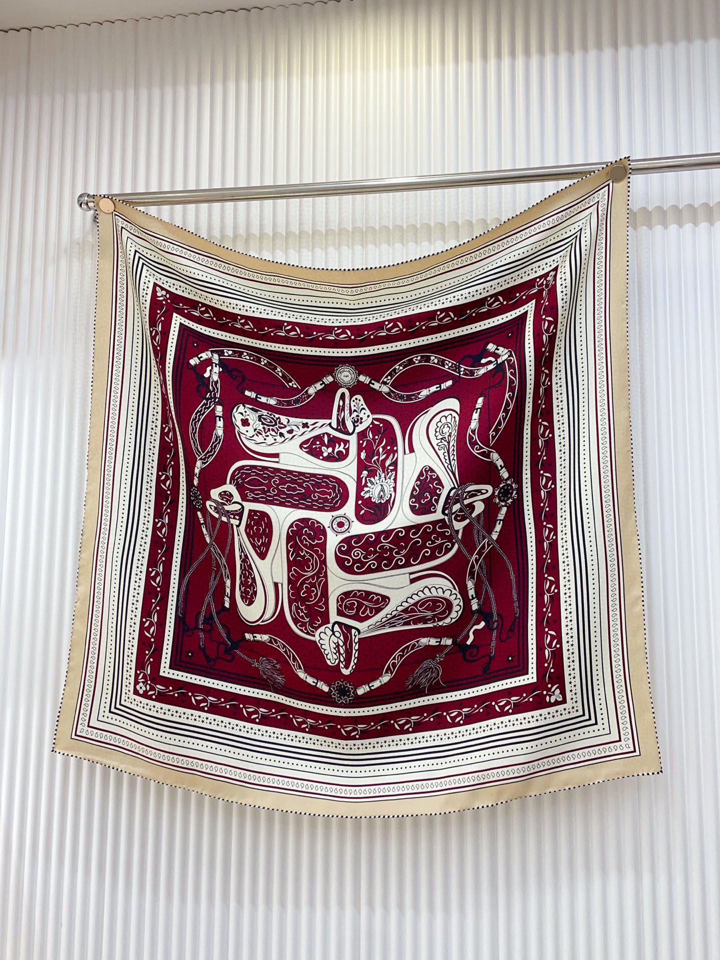 ✨✨【18姆米 双面同色】H**S真丝新款🆕👏👏买了都说好看‼️推荐💕【亚马逊的节日 90】真丝方巾，顶