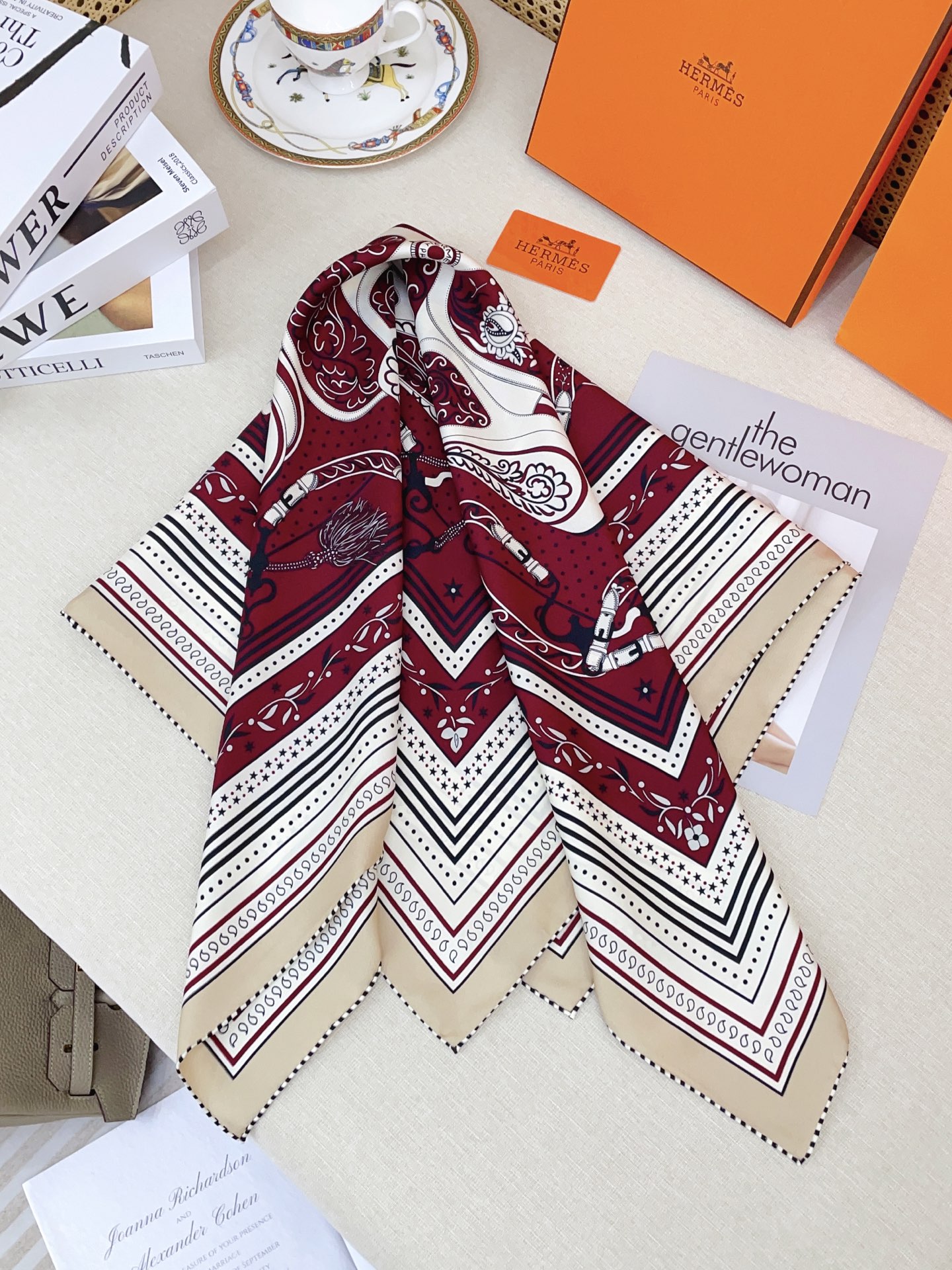 ✨✨【18姆米 双面同色】H**S真丝新款🆕👏👏买了都说好看‼️推荐💕【亚马逊的节日 90】真丝方巾，顶