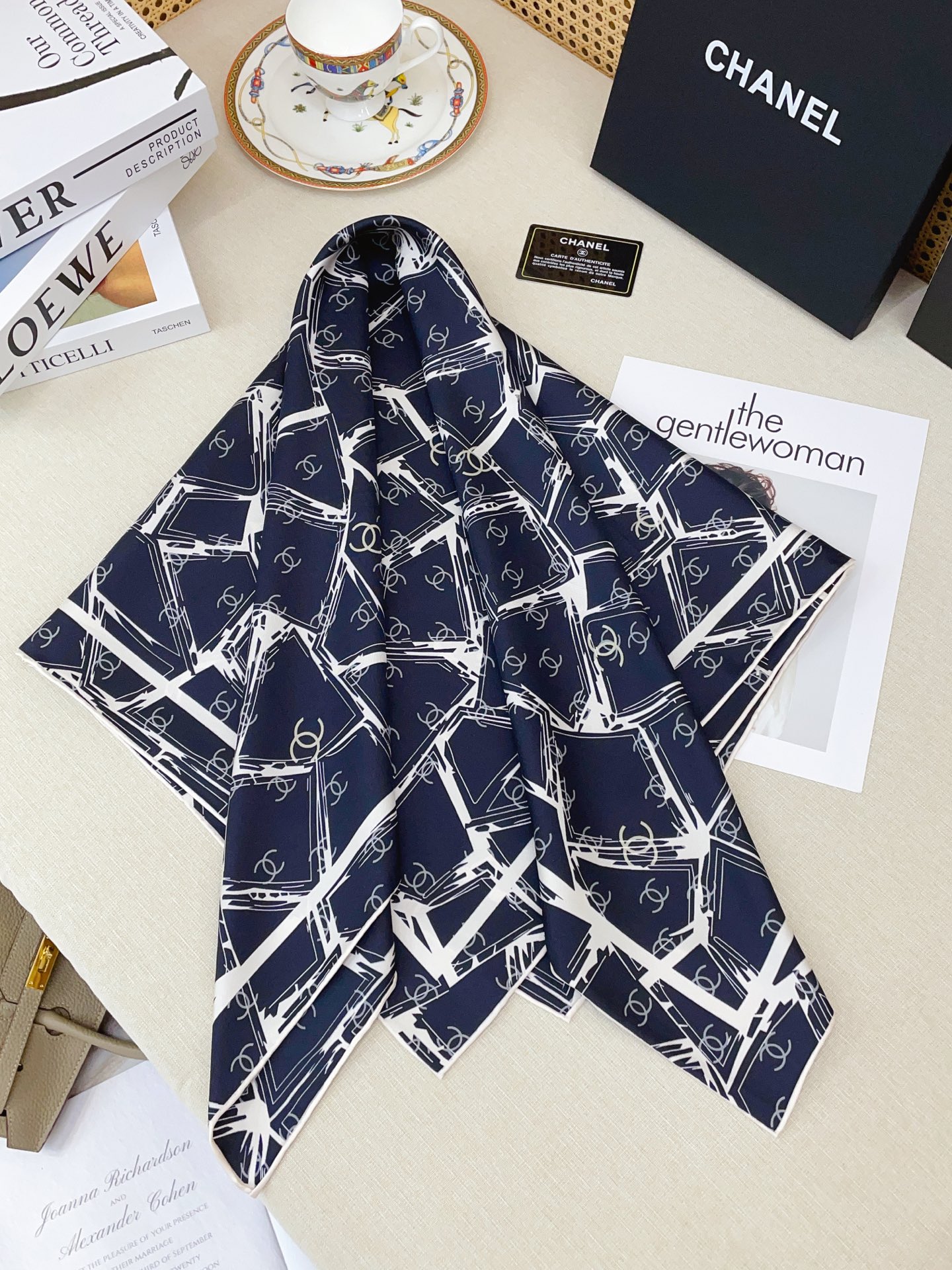 ✨✨【18姆米 双面同色】新款小香‼️美翻了流泪最新御用殿堂级极品‼️经典元素图案设计风格❗️美丽至极 