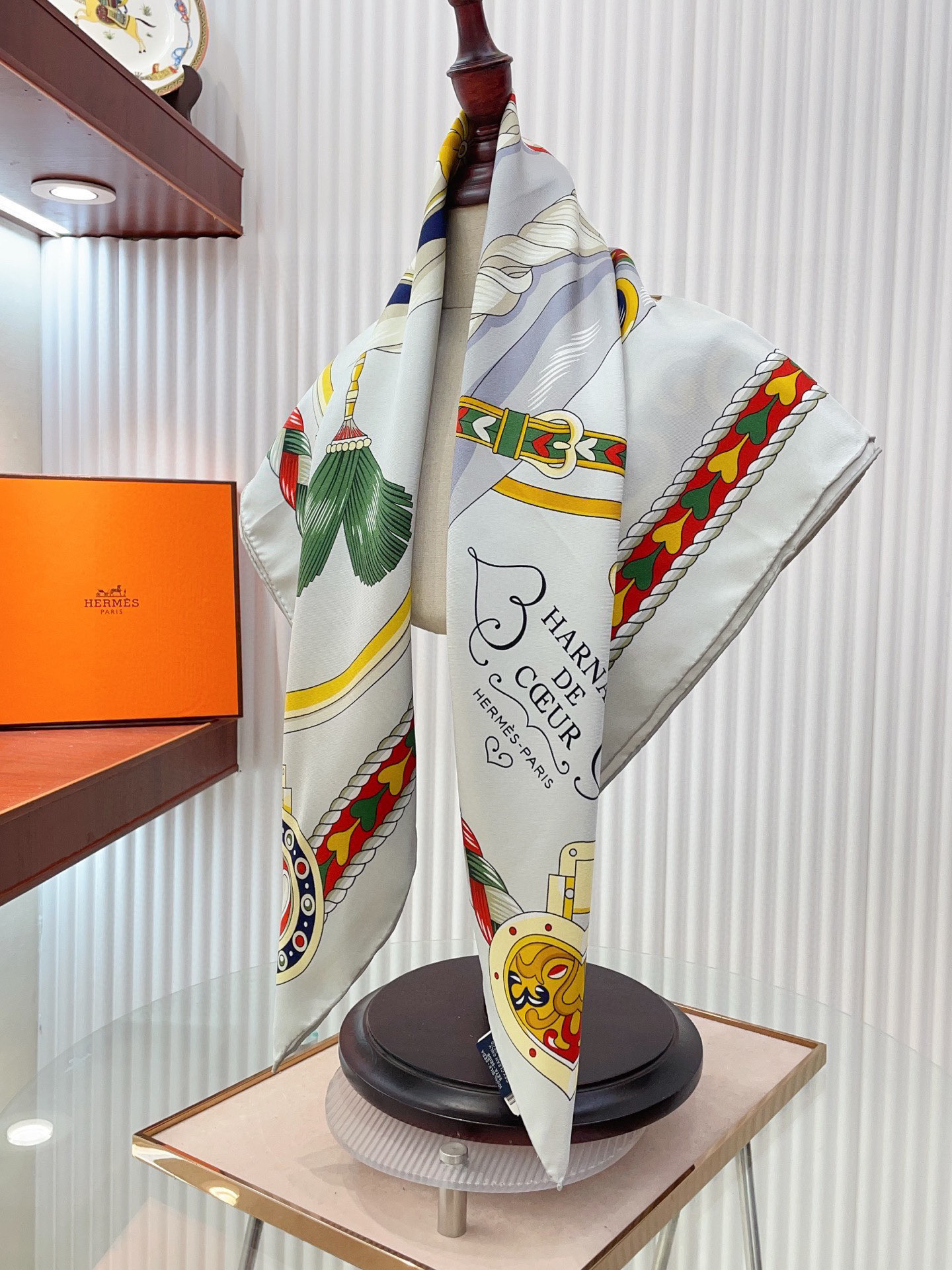 ✨✨【18姆米 双面同色】H家真丝新款🆕👏👏买了都说好看‼️推荐💕【甜蜜鞍具 90】真丝方巾，顶级工艺超