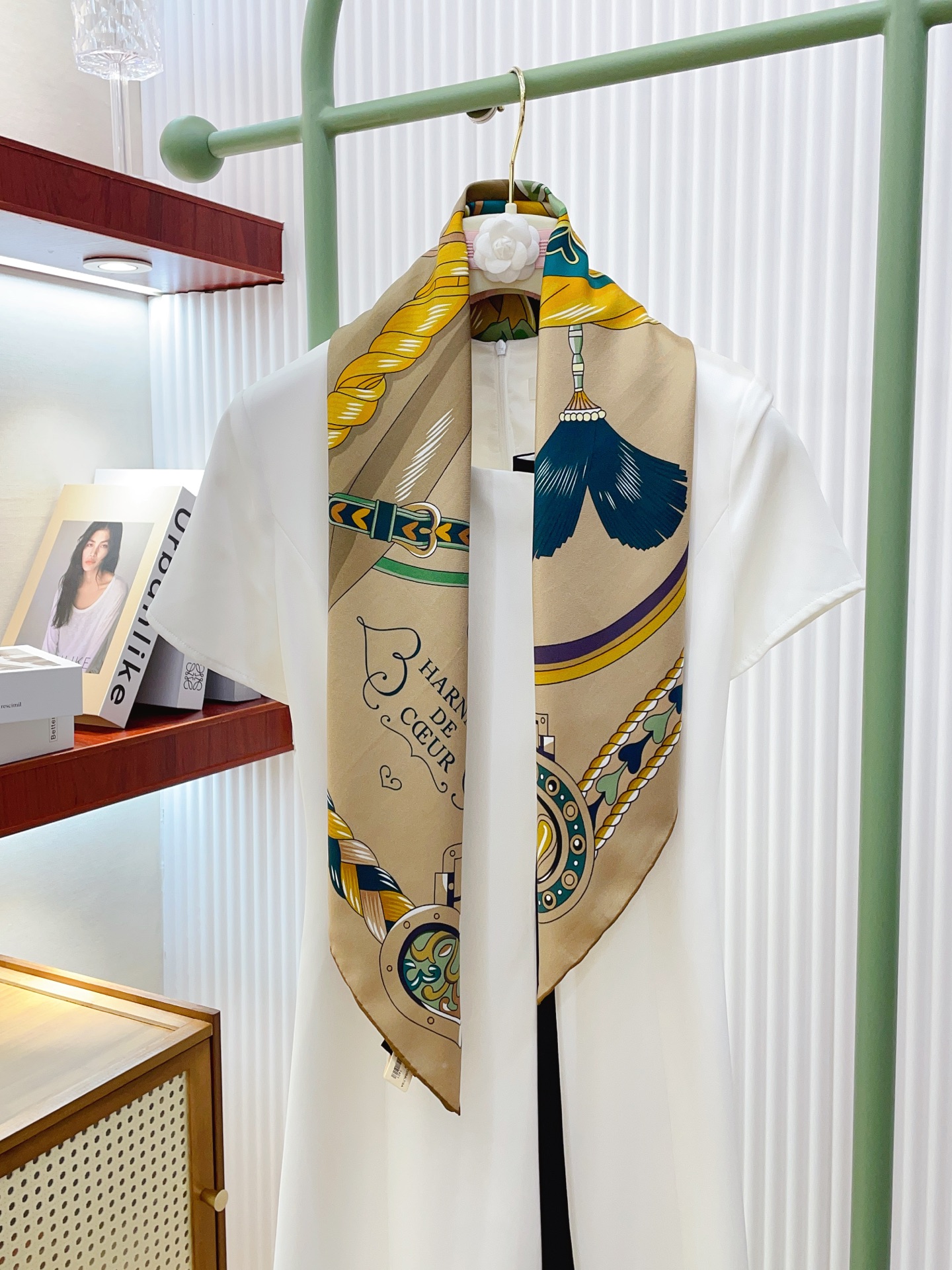 ✨✨【18姆米 双面同色】H家真丝新款🆕👏👏买了都说好看‼️推荐💕【甜蜜鞍具 90】真丝方巾，顶级工艺超