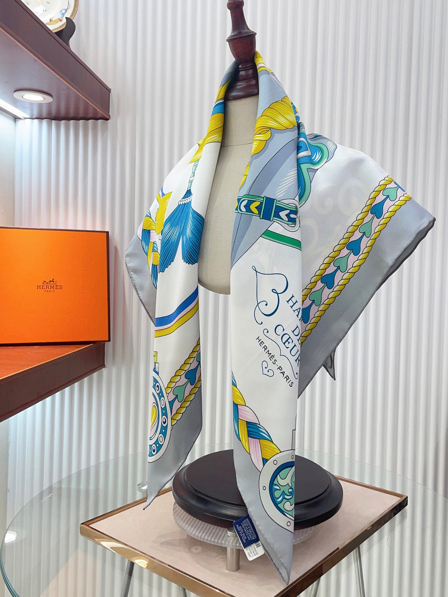 ✨✨【18姆米 双面同色】H家真丝新款🆕👏👏买了都说好看‼️推荐💕【甜蜜鞍具 90】真丝方巾，顶级工艺超