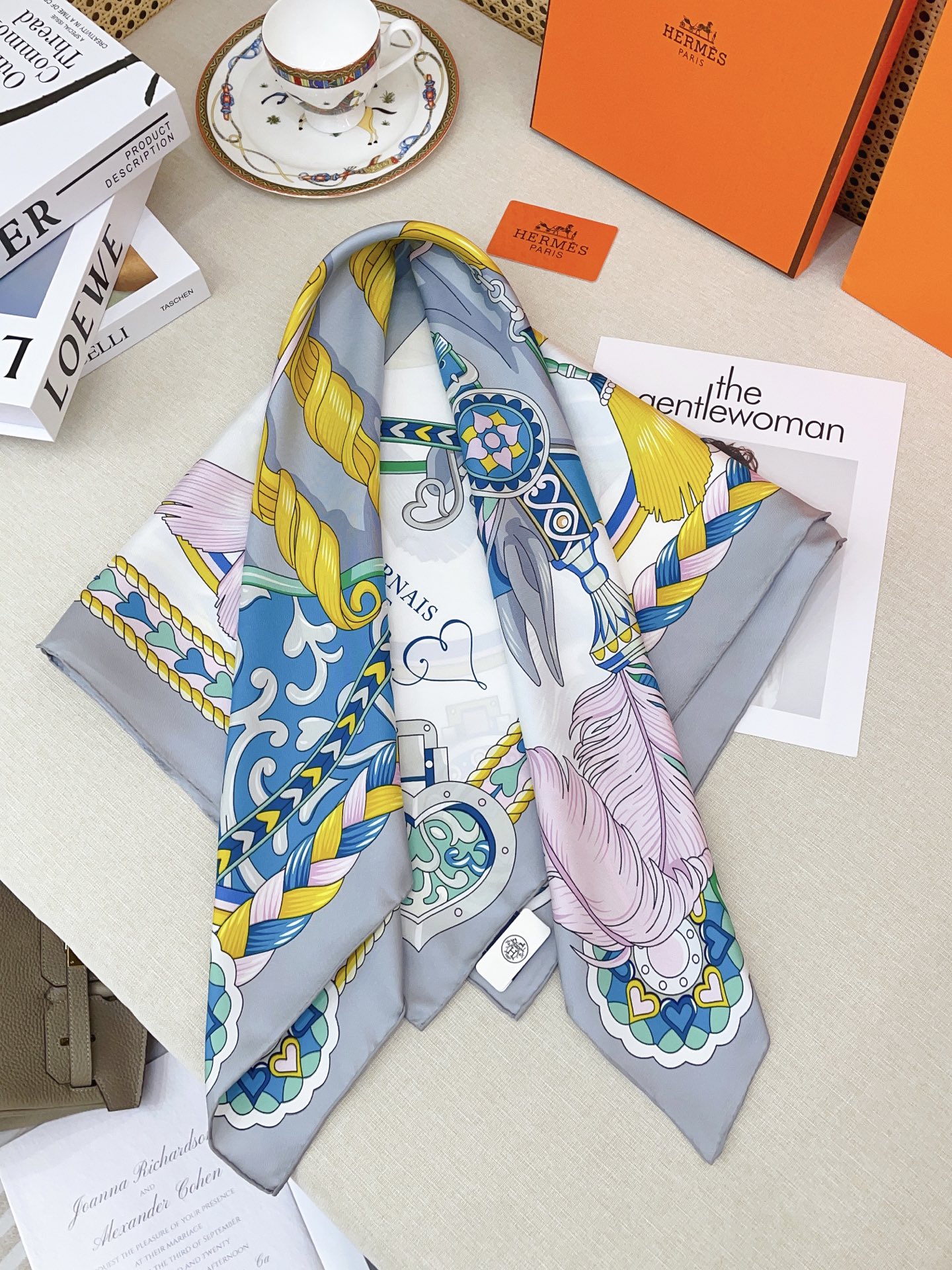 ✨✨【18姆米 双面同色】H家真丝新款🆕👏👏买了都说好看‼️推荐💕【甜蜜鞍具 90】真丝方巾，顶级工艺超