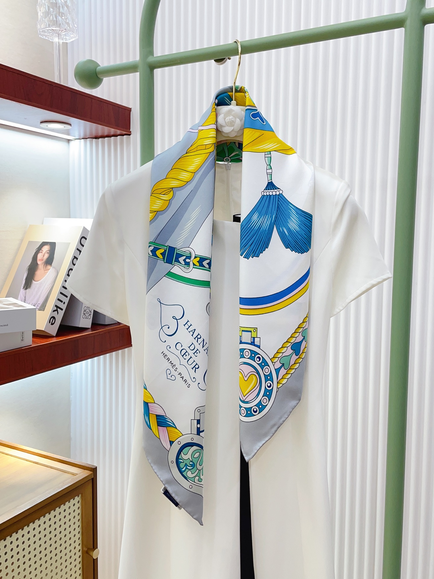 ✨✨【18姆米 双面同色】H家真丝新款🆕👏👏买了都说好看‼️推荐💕【甜蜜鞍具 90】真丝方巾，顶级工艺超