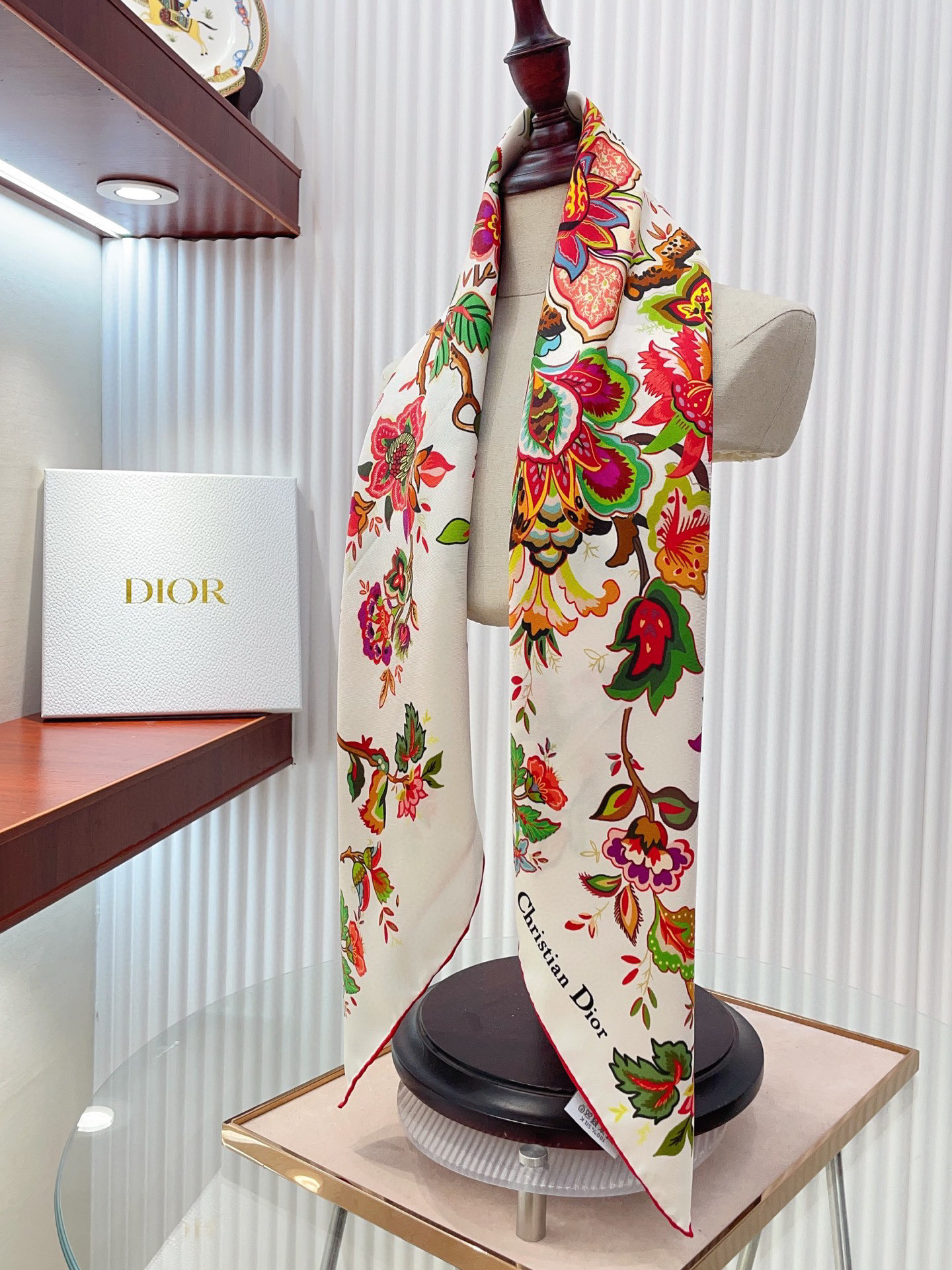 ✨✨【16姆米 单面】高级感爆棚❗️CD【花卉印花 90】高级时髦风‼️配色非常考究，图案匠心，上身简直