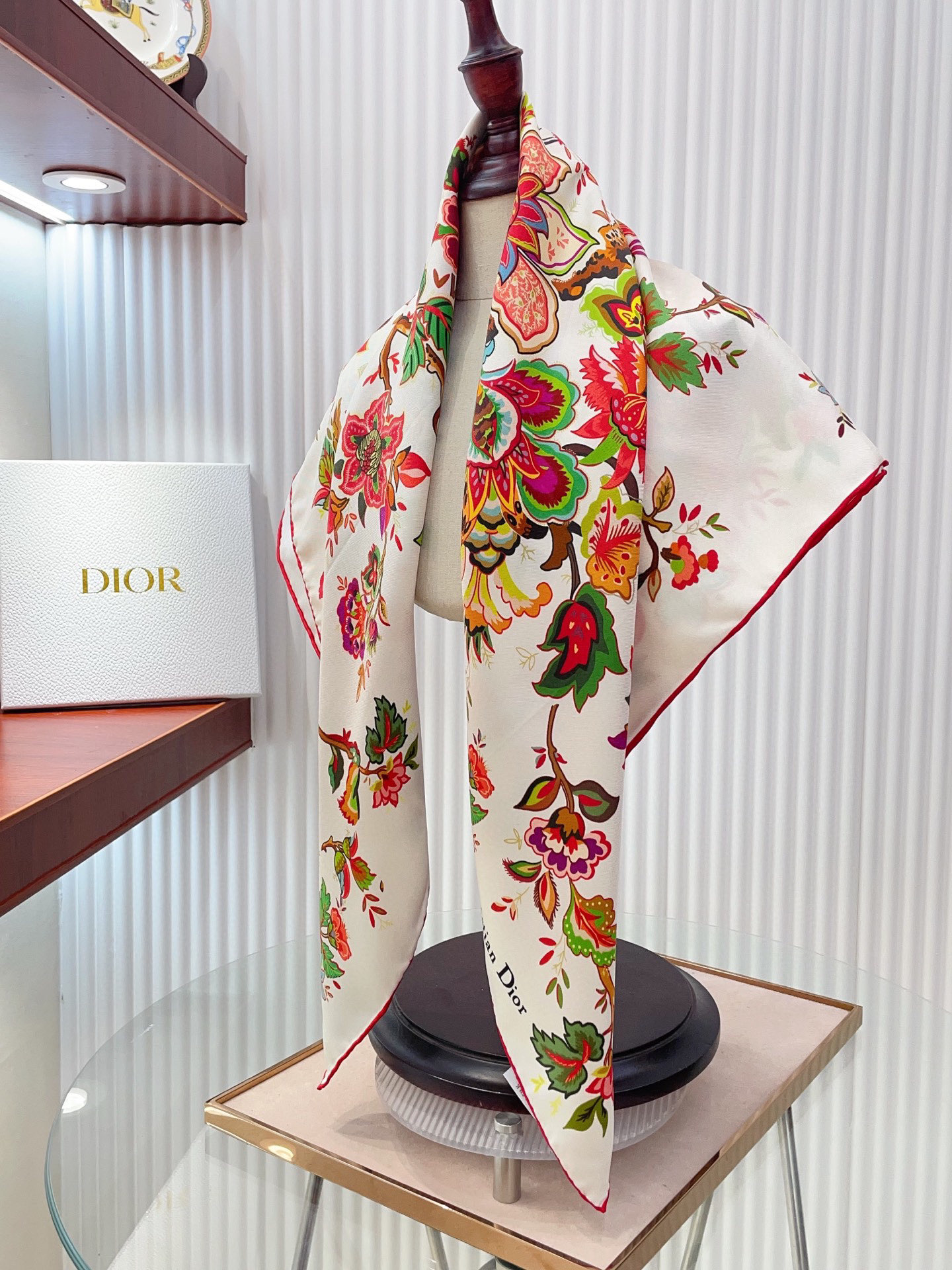 ✨✨【16姆米 单面】高级感爆棚❗️CD【花卉印花 90】高级时髦风‼️配色非常考究，图案匠心，上身简直