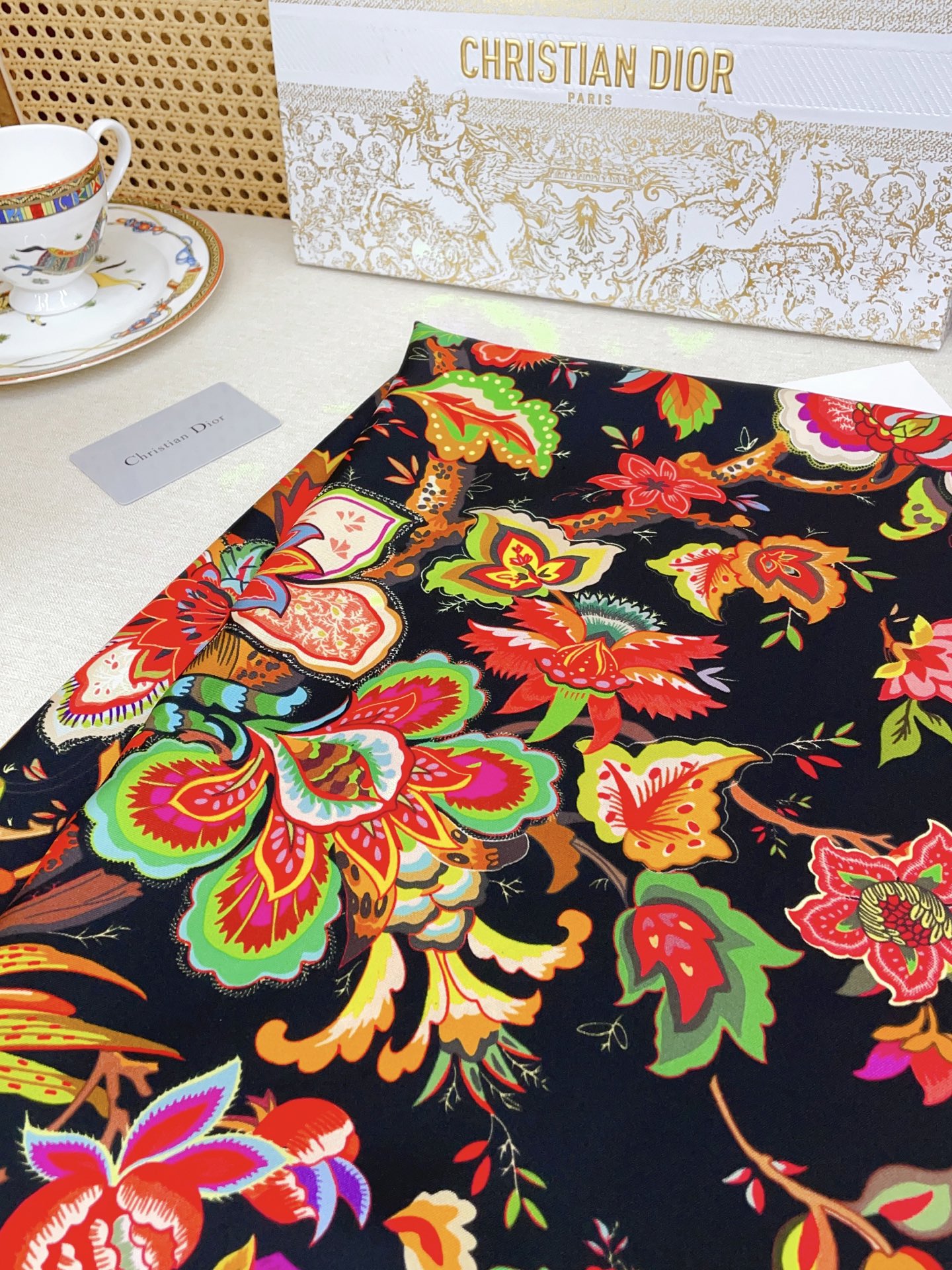 ✨✨【16姆米 单面】高级感爆棚❗️CD【花卉印花 90】高级时髦风‼️配色非常考究，图案匠心，上身简直