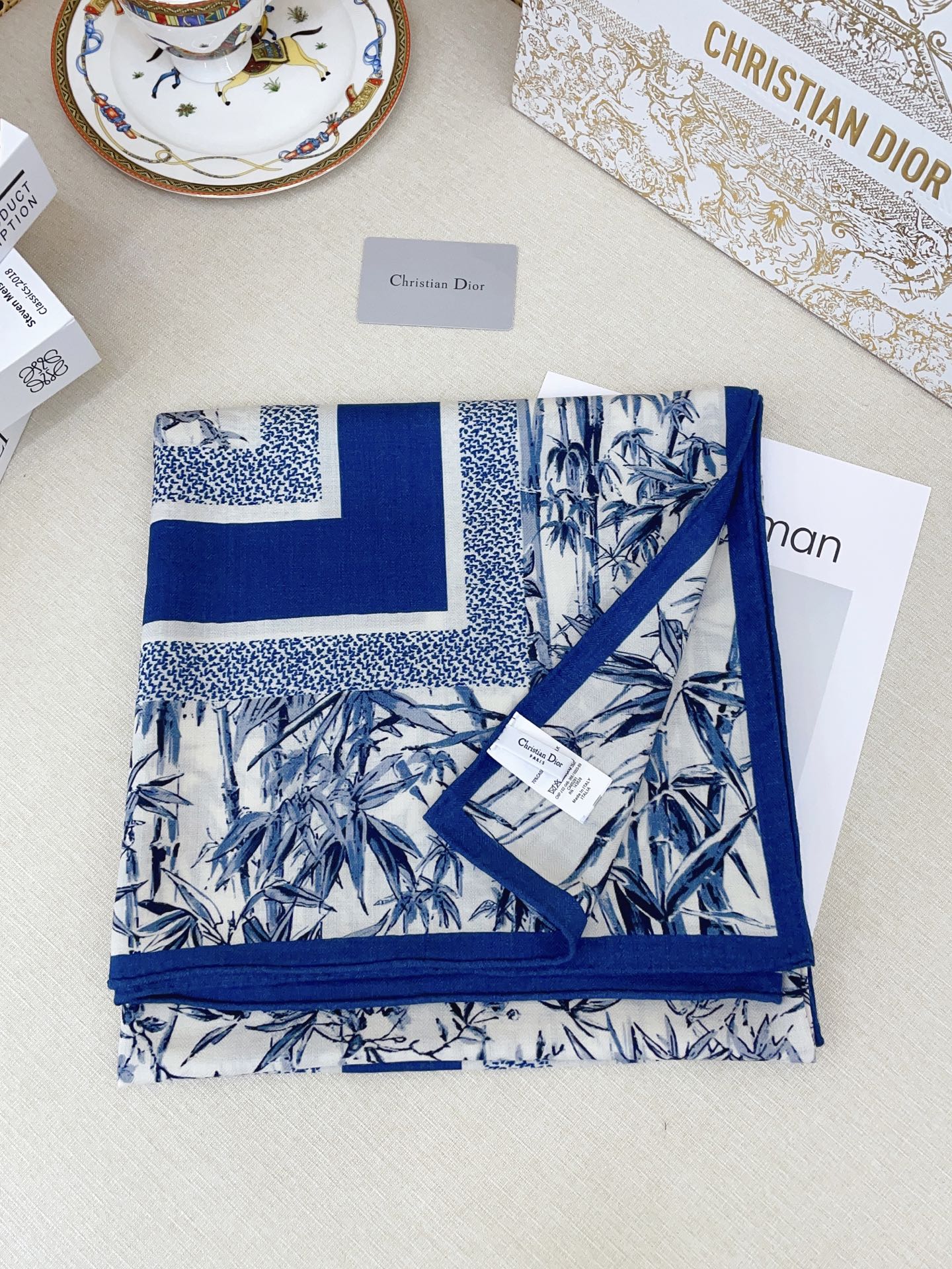 ✨✨【双面同色 丝毛款】CD家羊绒新款 买了都说好看‼️推荐💕双面同色羊绒方巾‼️D家ZG爆款🎁💟立体呈