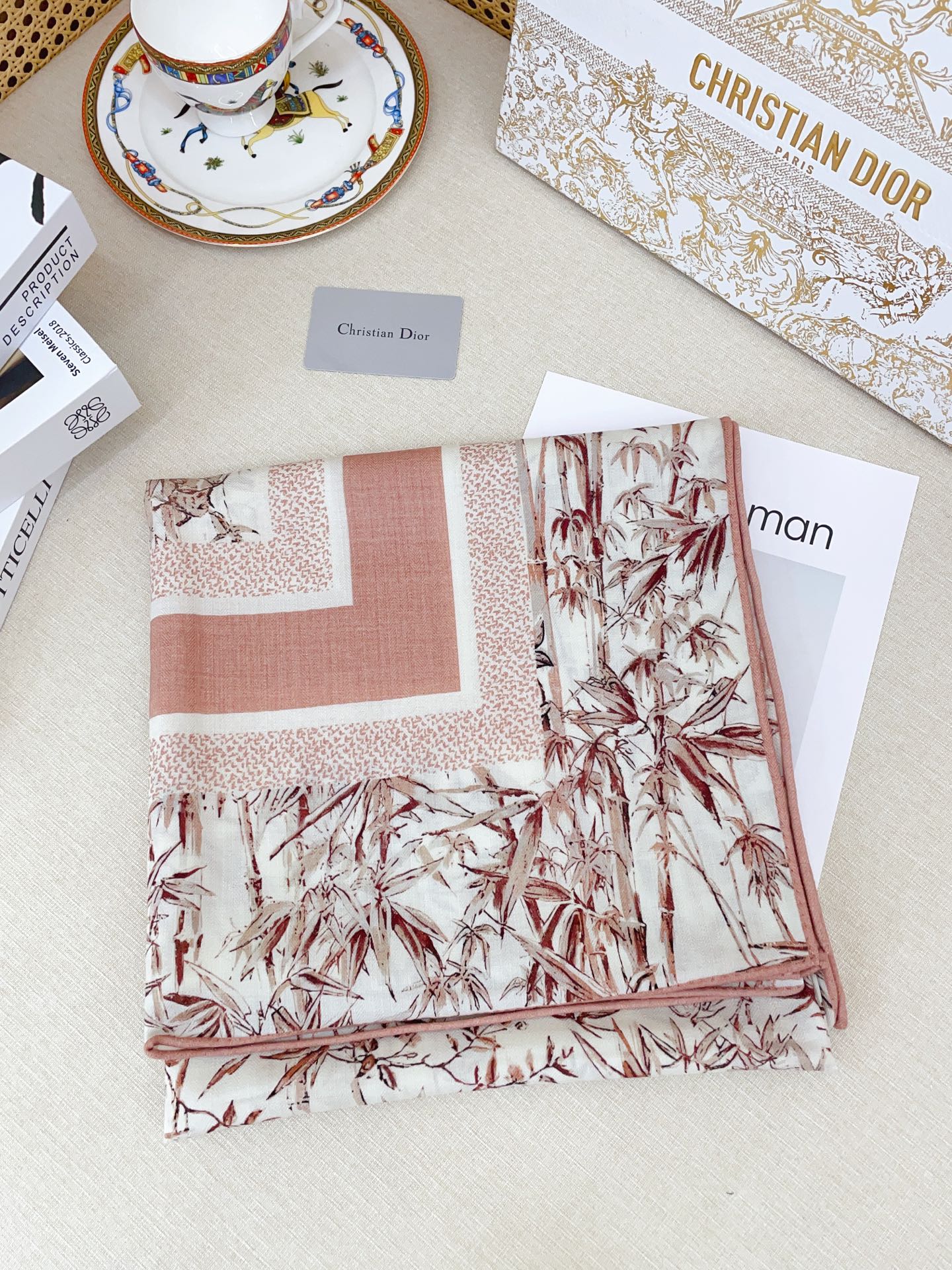 ✨✨【双面同色 丝毛款】CD家羊绒新款 买了都说好看‼️推荐💕双面同色羊绒方巾‼️D家ZG爆款🎁💟立体呈