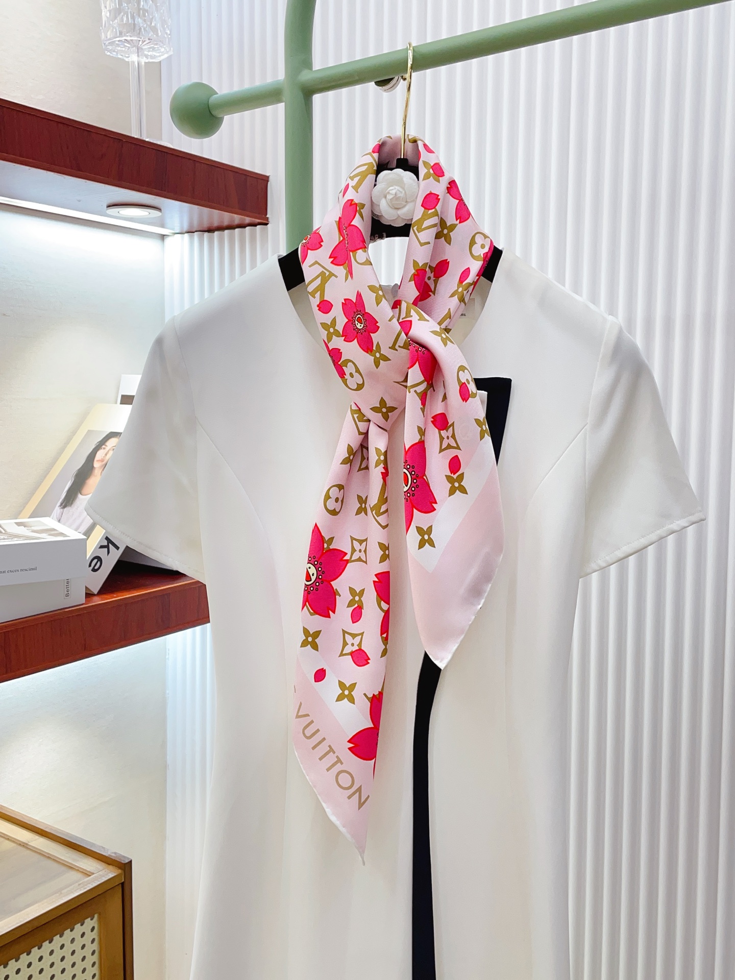 ✨✨【18姆米 双面同色】上身效果疯狂的喜欢❗️专柜也是刚刚上架的，L*最最新款~非常有看头，L的这类元