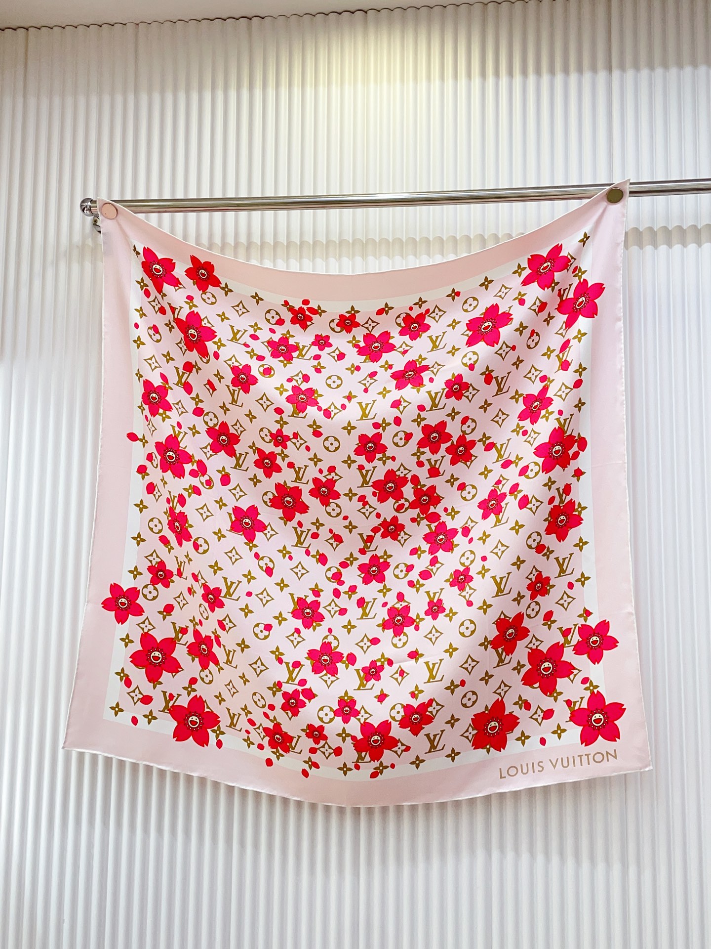 ✨✨【18姆米 双面同色】上身效果疯狂的喜欢❗️专柜也是刚刚上架的，L*最最新款~非常有看头，L的这类元