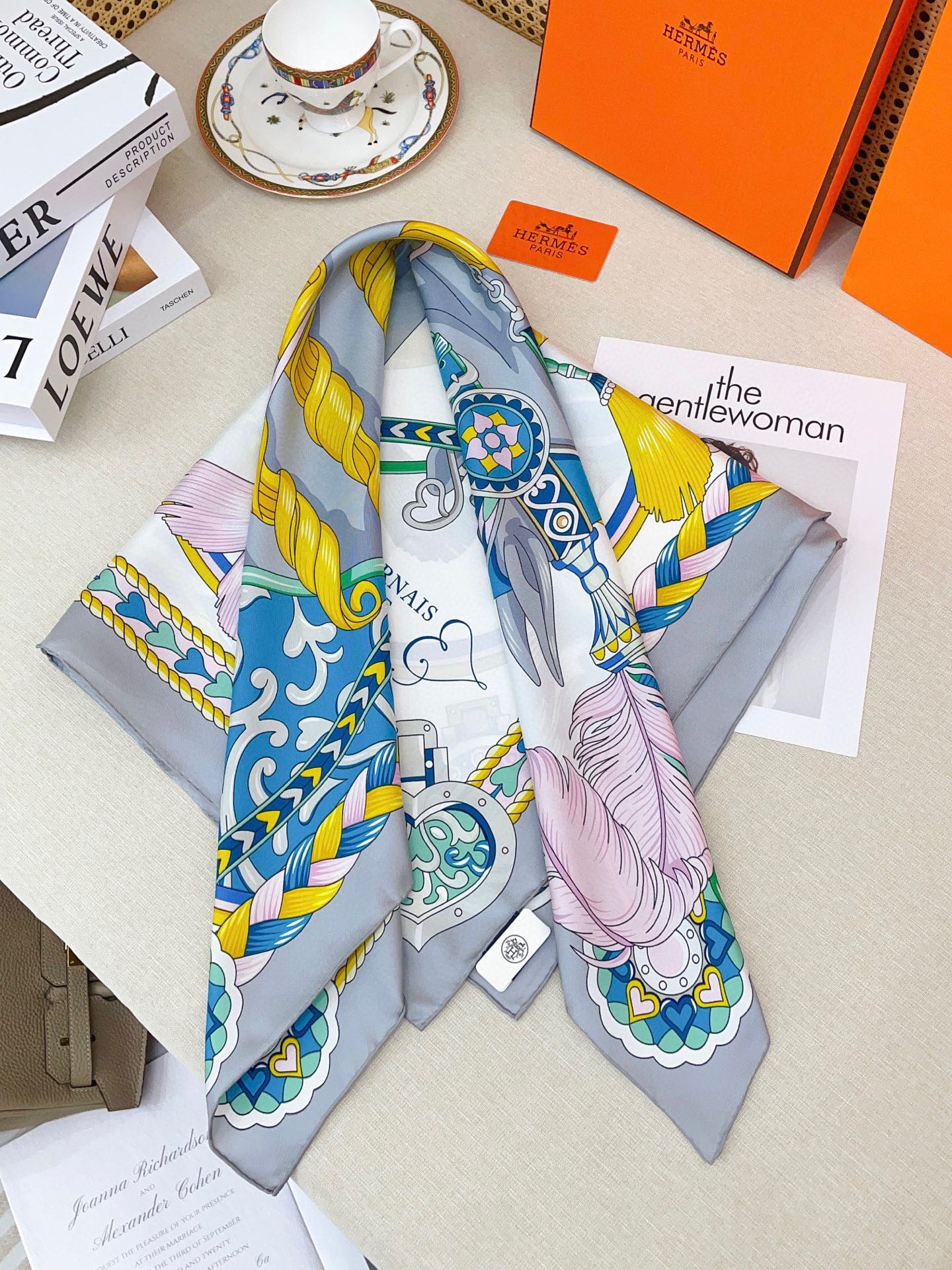 ✨✨【18姆米 双面同色】H家真丝新款🆕👏👏买了都说好看‼️推荐💕【甜蜜鞍具 90】真丝方巾，顶级工艺超