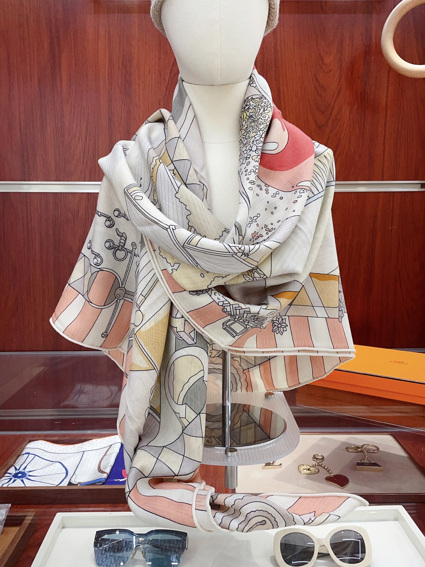 NO:541985,[Double-sided strange color silk wool style] H home cashmere new style. It is recommended to buy it. Double-sided same-color cashmere square scarf. H home ZG hit three-dimensional presentation pattern and pattern. The real grade is very high. Special craftsmanship is stunningly developed and developed. Special cutting-edge technology is loved by Bai Fumei. Whether it is the quality, style, price, they scream. Super high cost performance, absolutely worth buying. Size 140cm*140cm, 70 cashmere silk high-version scarf, high-version scarf, real silk.19860909【双面异色 丝毛款】H家羊绒新款 买了都说好看推荐双面同色羊绒方巾H家ZG爆款立体呈现图案纹路实物档次极高特殊工艺高端研发惊艳问世特殊尖端工艺处理受到白富美的喜欢 无论是品质 款式 价格都令大牌控的她们尖叫 超高性价比 绝对值得入手尺寸140cm*140cm,70羊绒真丝高版本围巾,高版本围巾,real silk,scarf