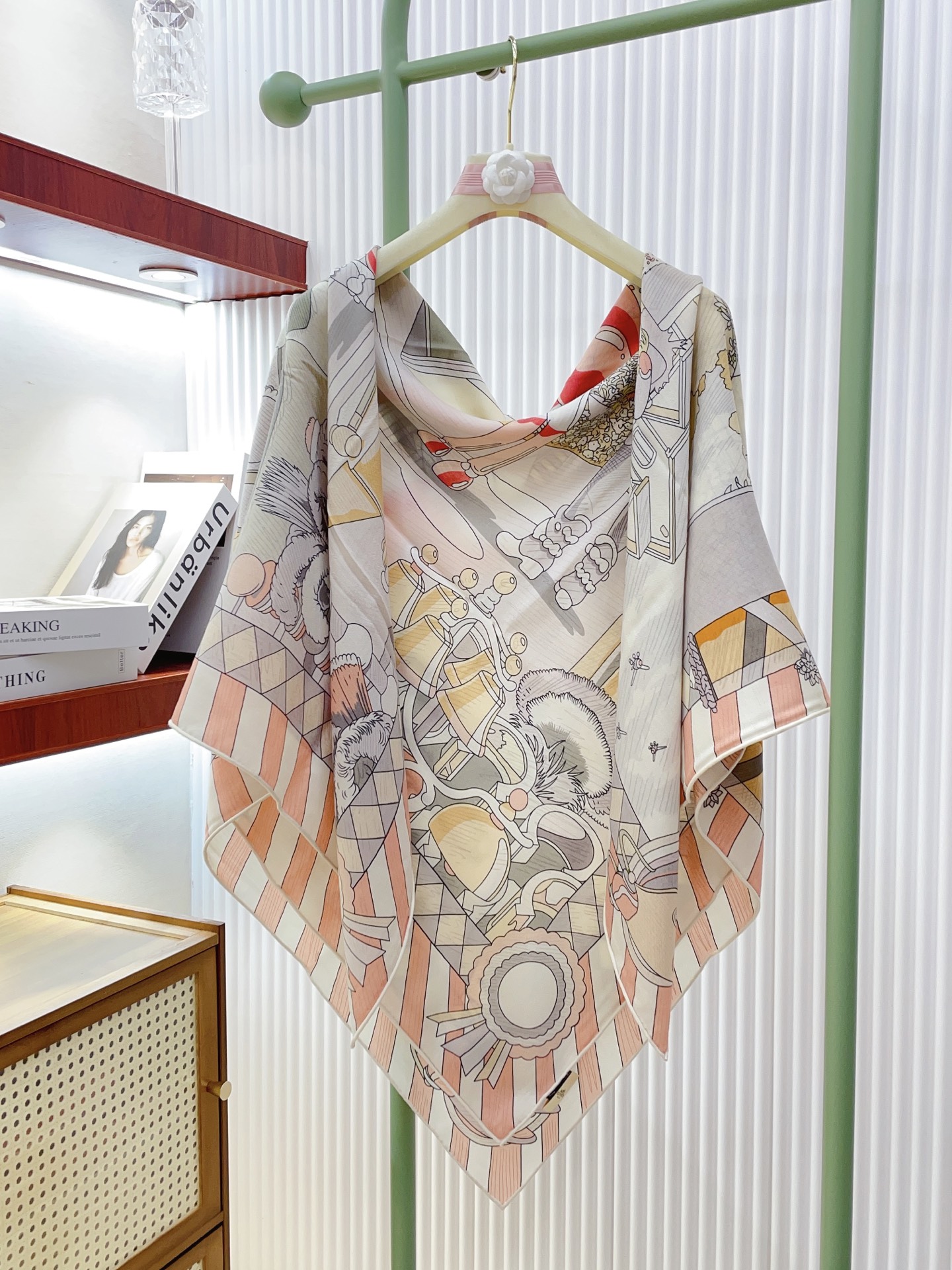 ✨✨【双面异色 丝毛款】H家羊绒新款 买了都说好看‼️推荐💕双面同色羊绒方巾‼️H家ZG爆款🎁💟立体呈现