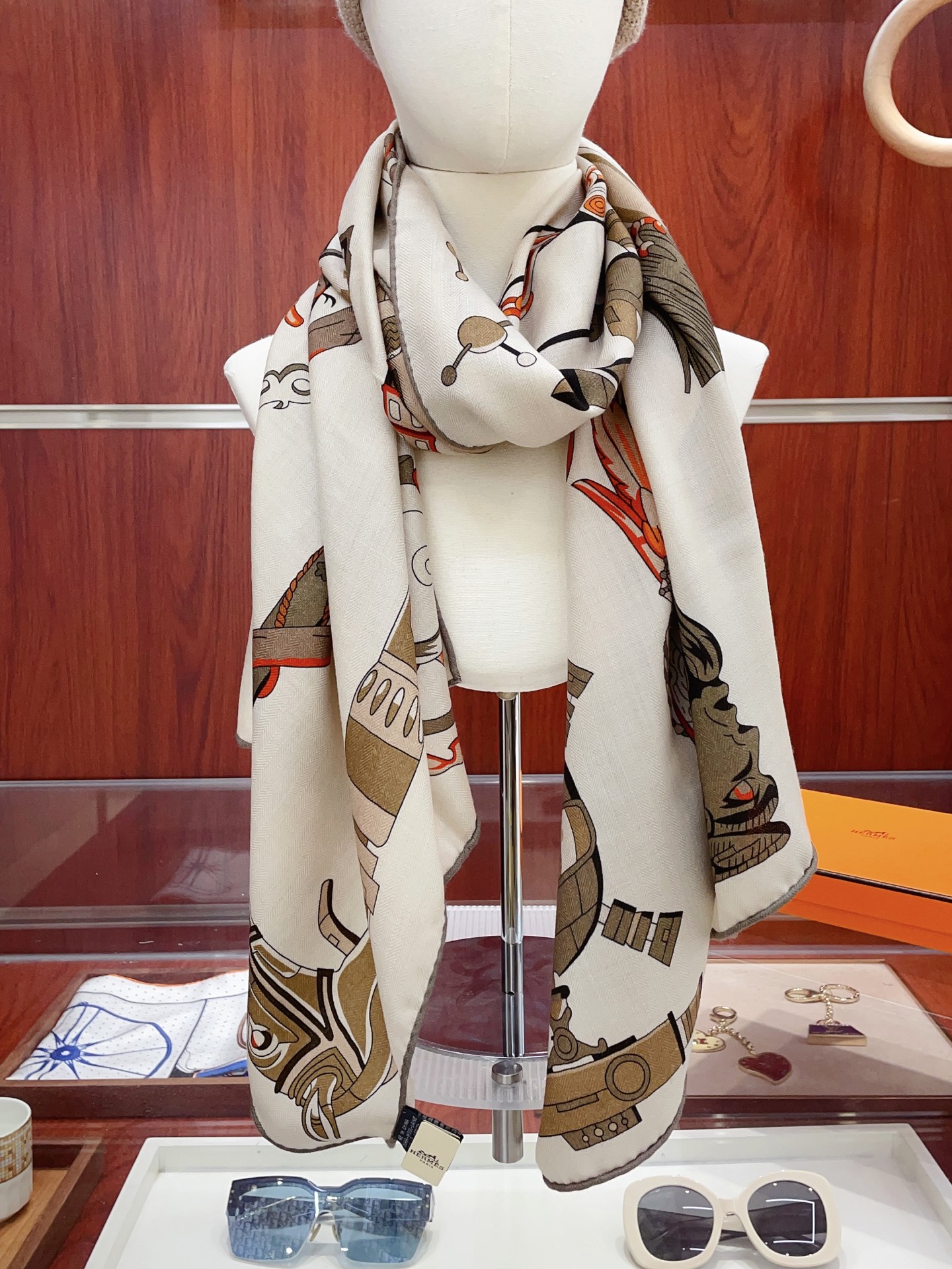 NO:340122,[Silk long scarf with double-sided color] H home is very easy to match on vacation and daily life. It is also very easy to match. The whole person looks so energetic without saying much. The details can be seen clearly. The high-standard quality that is absolutely praised is 60*180cm, 70 wool silk high-version scarf, high-version scarf, real silk19860909【丝毛长巾 双面同色】H家上新度假及日常都非常好搭配的款平时穿搭也非常好搭配,整个人看起来都会神采奕奕好多不用多说,细节品质都看得清楚,绝对获赞的高规格品质60*180cm,70羊毛真丝高版本围巾,高版本围巾,real silk,scarf