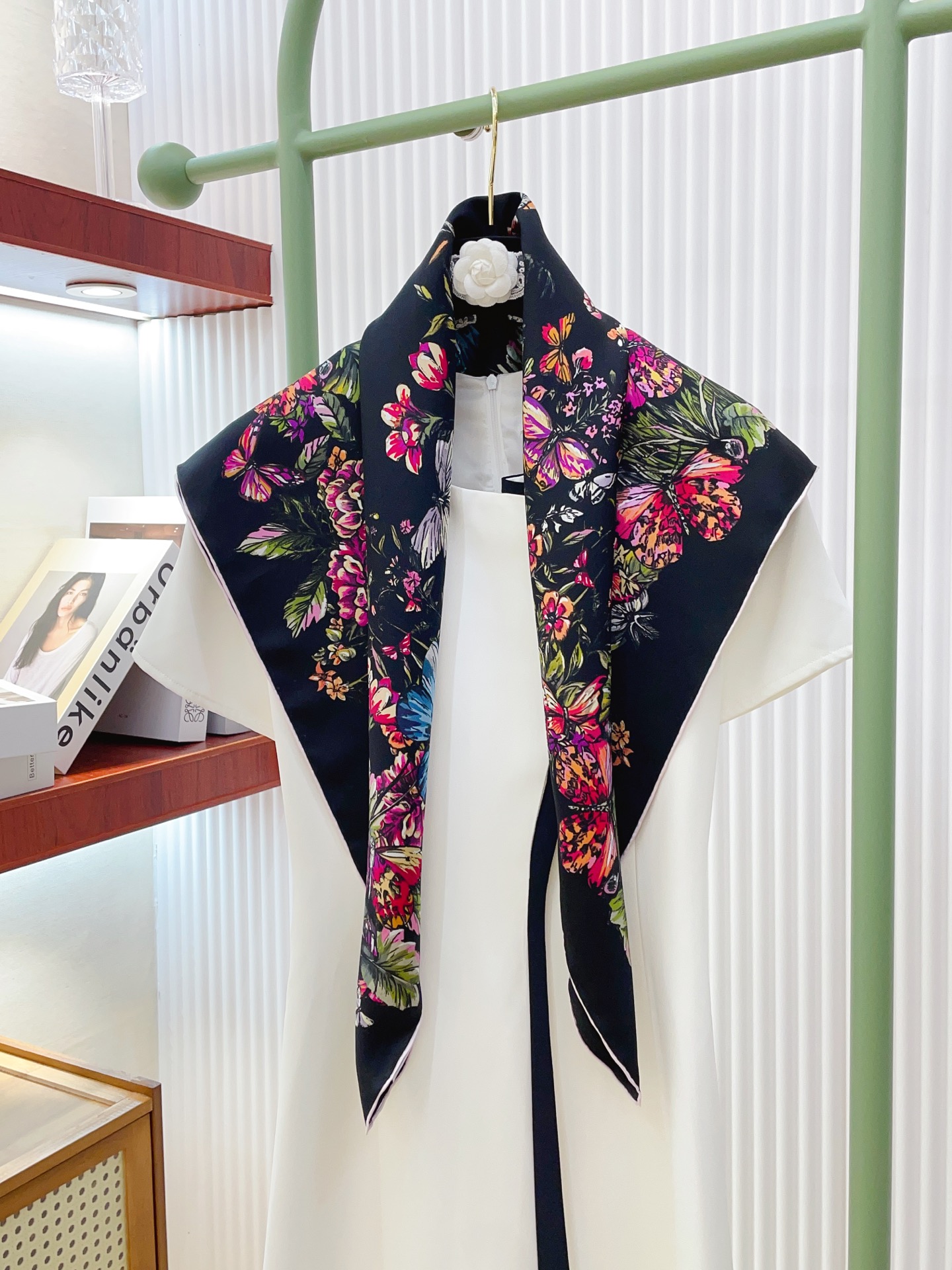 ✨✨【16姆米 单面】高级感爆棚❗️CD【花卉印花 90】高级时髦风‼️配色非常考究，图案匠心，上身简直