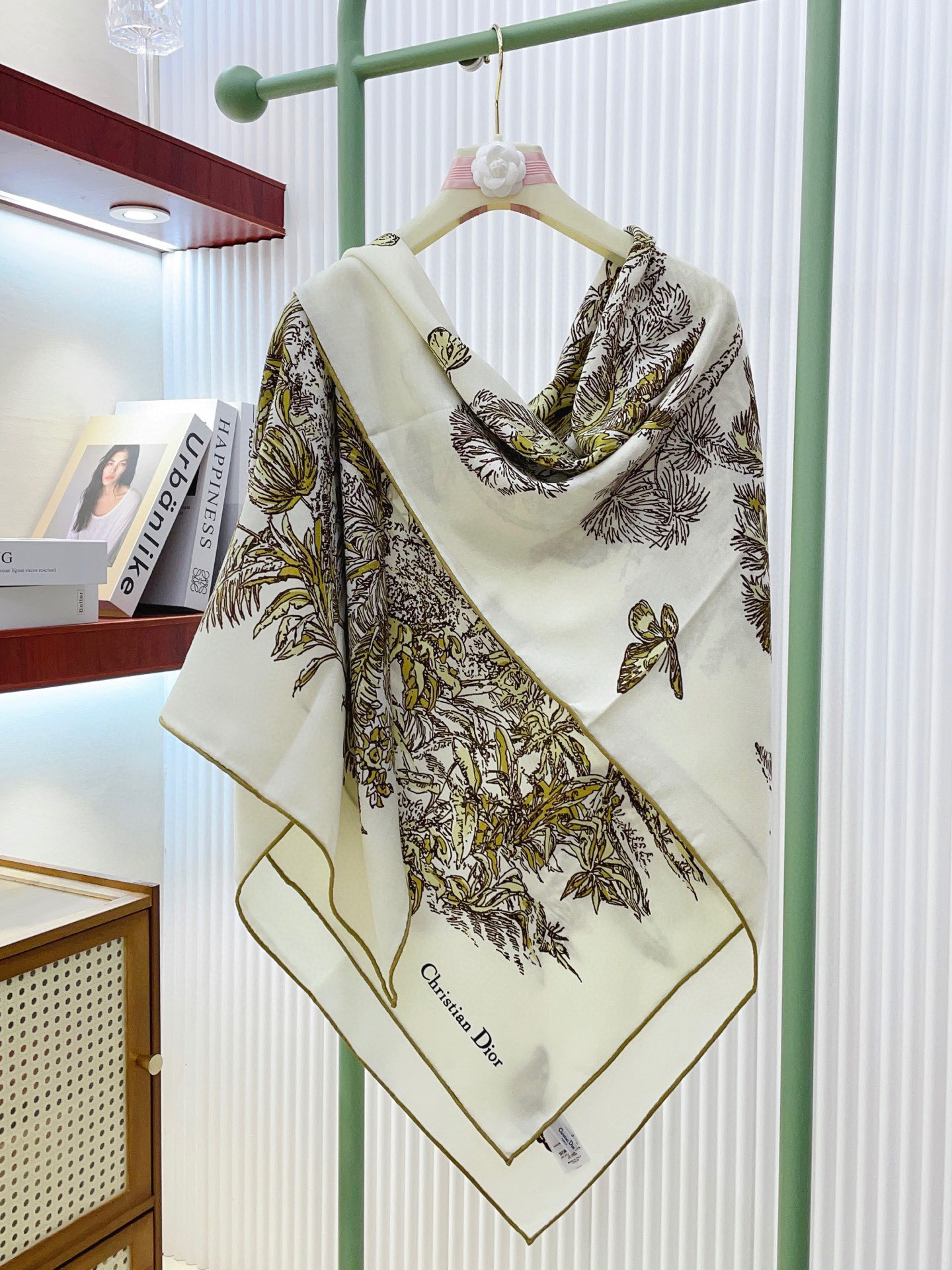 ✨✨【双面同色 丝毛款】CD家羊绒新款 买了都说好看‼️推荐💕双面同色羊绒方巾‼️D家ZG爆款🎁💟立体呈