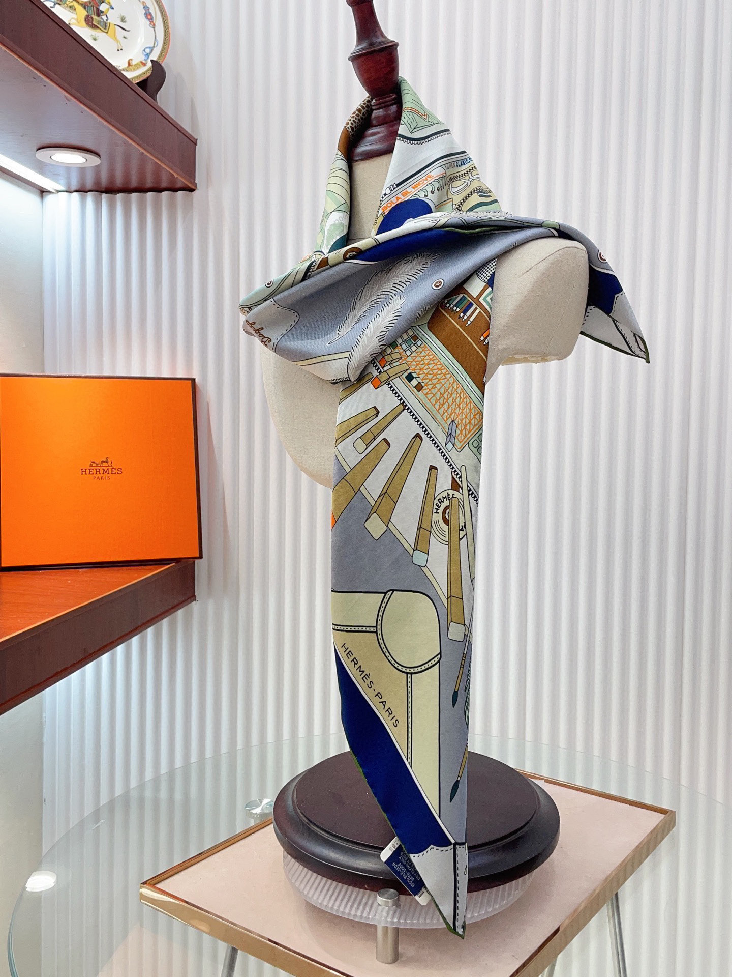 ✨✨【18姆米 双面同色】H**S真丝新款🆕👏👏买了都说好看‼️推荐💕【手提行李90】真丝方巾，顶级工艺