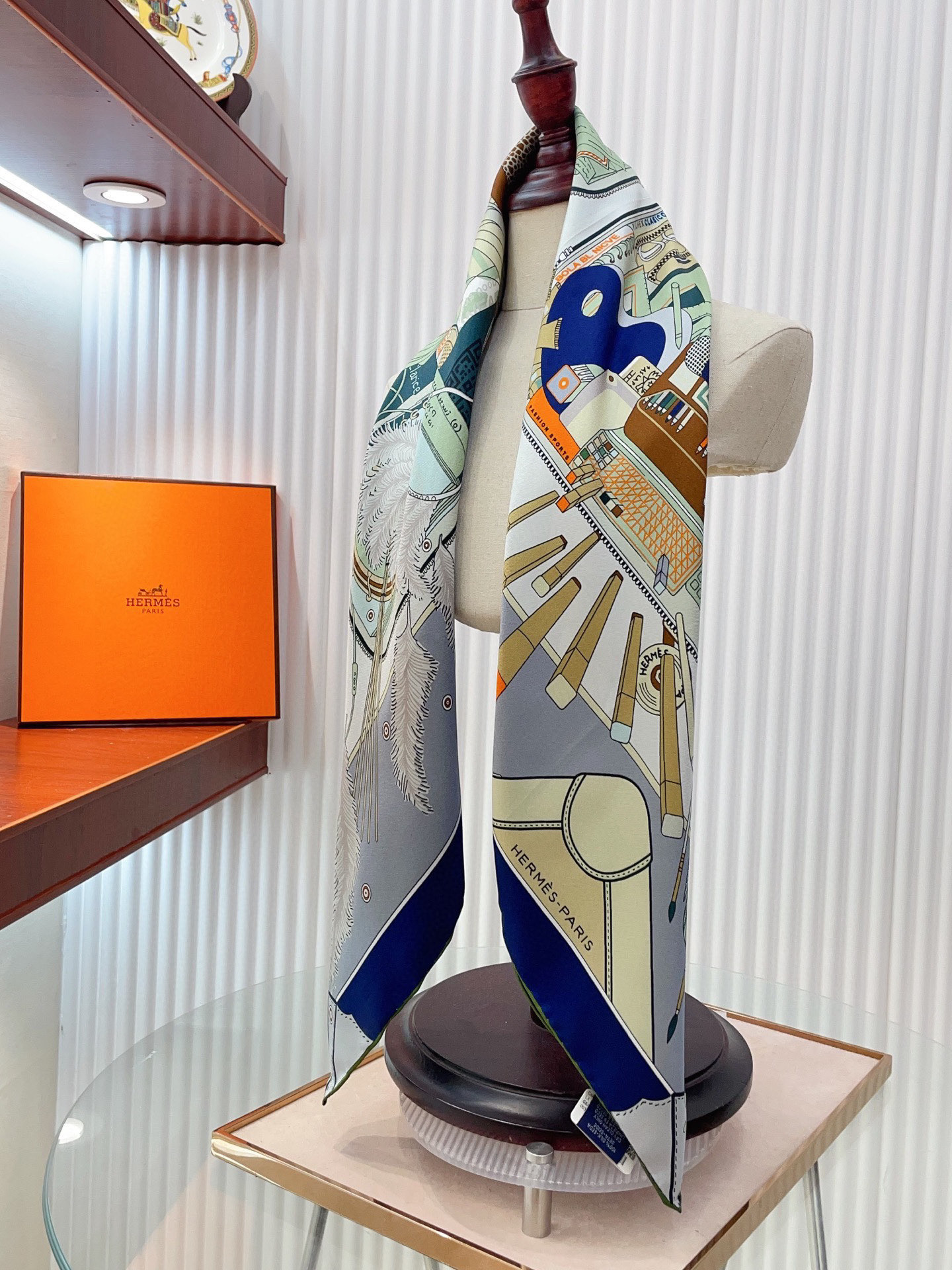 ✨✨【18姆米 双面同色】H**S真丝新款🆕👏👏买了都说好看‼️推荐💕【手提行李90】真丝方巾，顶级工艺