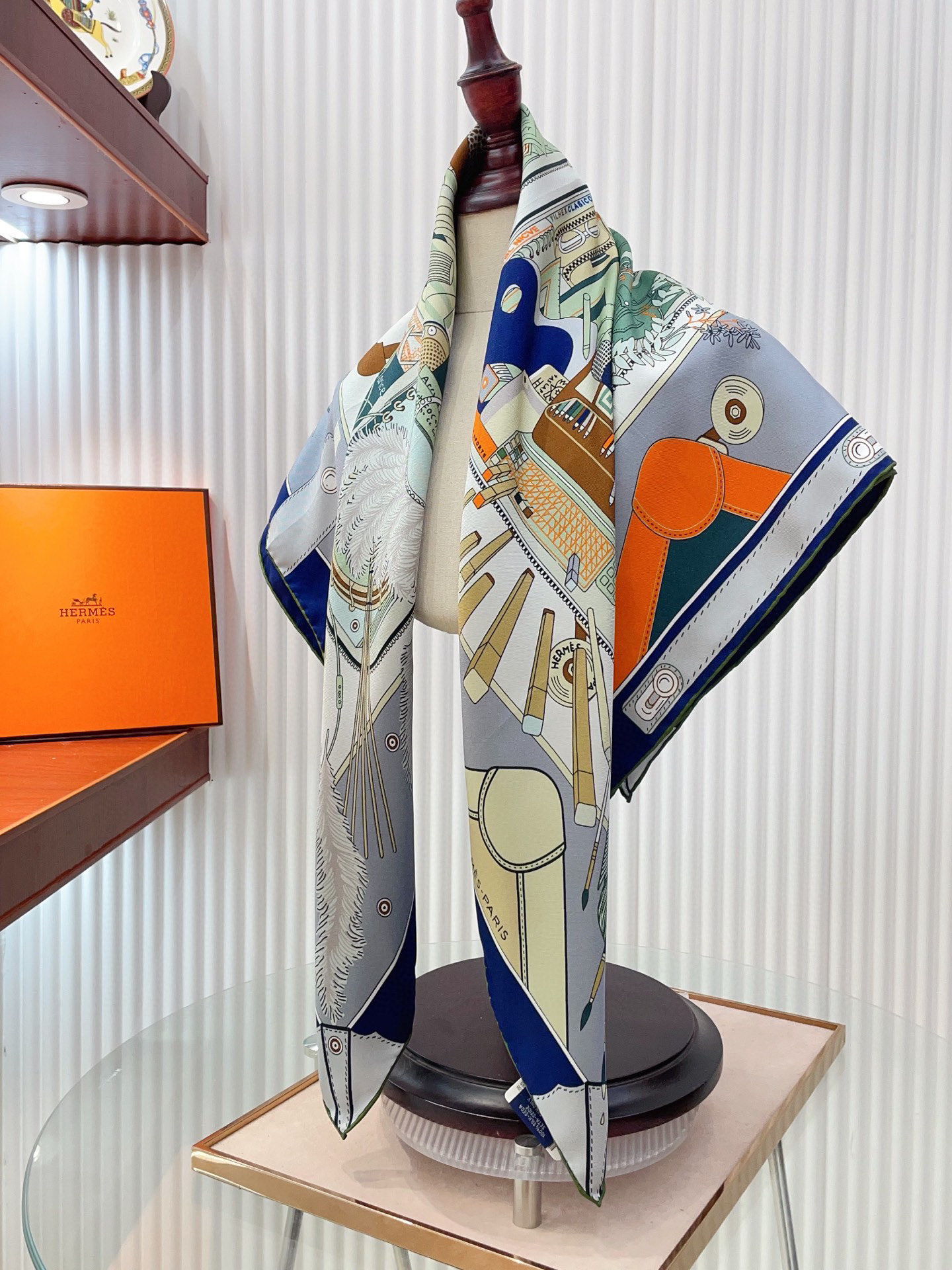 ✨✨【18姆米 双面同色】H**S真丝新款🆕👏👏买了都说好看‼️推荐💕【手提行李90】真丝方巾，顶级工艺